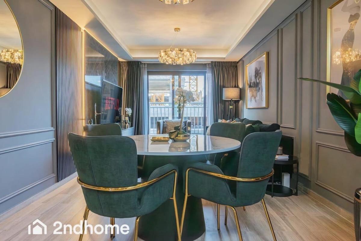 Spacious 1 Bedroom Unit With Maids
