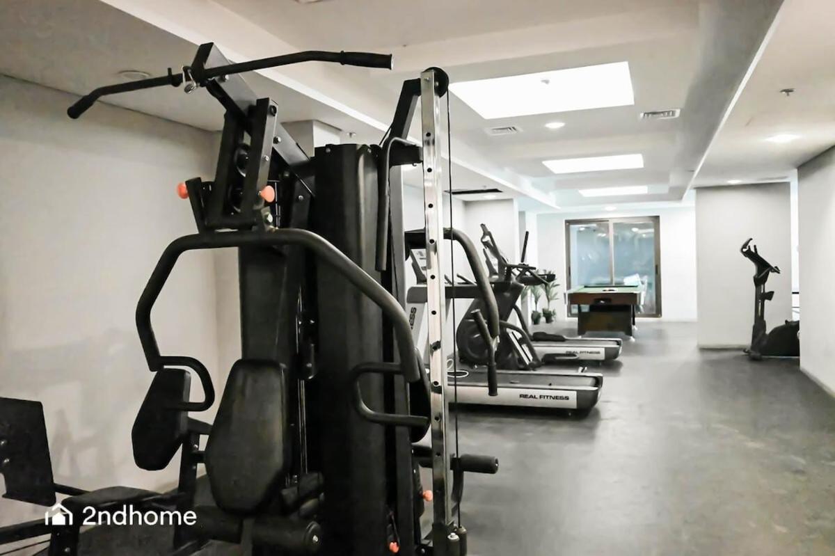 Apartment Spacious 1 Bedroom Unit With Maids