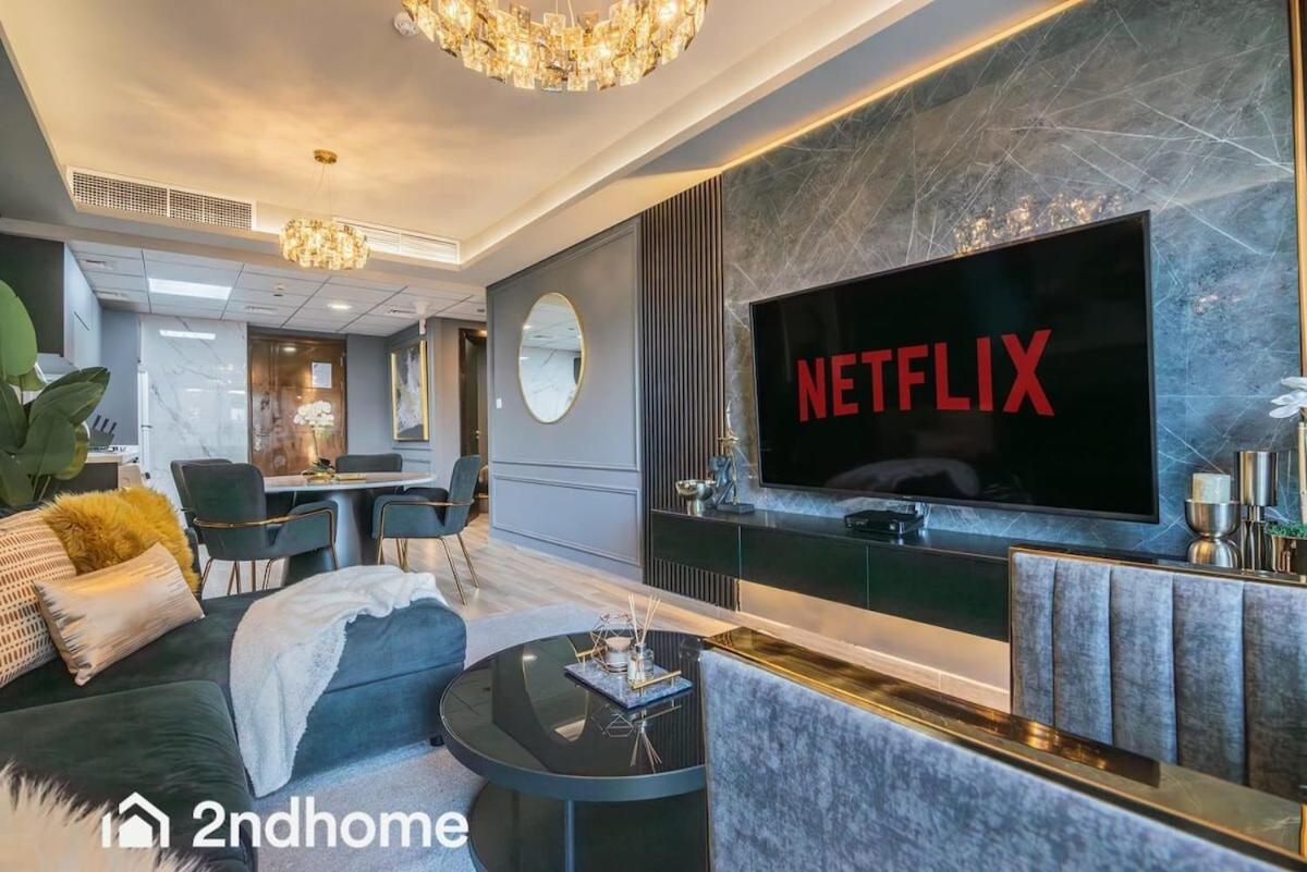 Apartment Spacious 1 Bedroom Unit With Maids *
