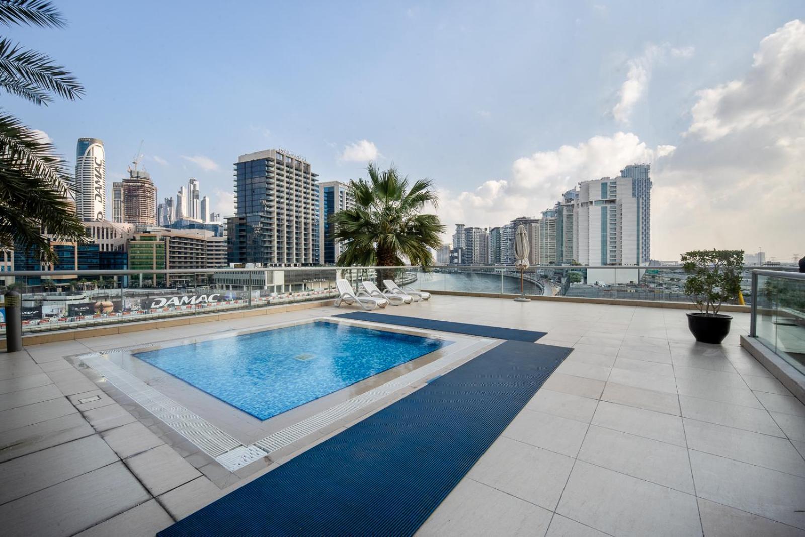 Apartment 1br Stunning Canal & Burj View, Luxury At Fairview Residency *