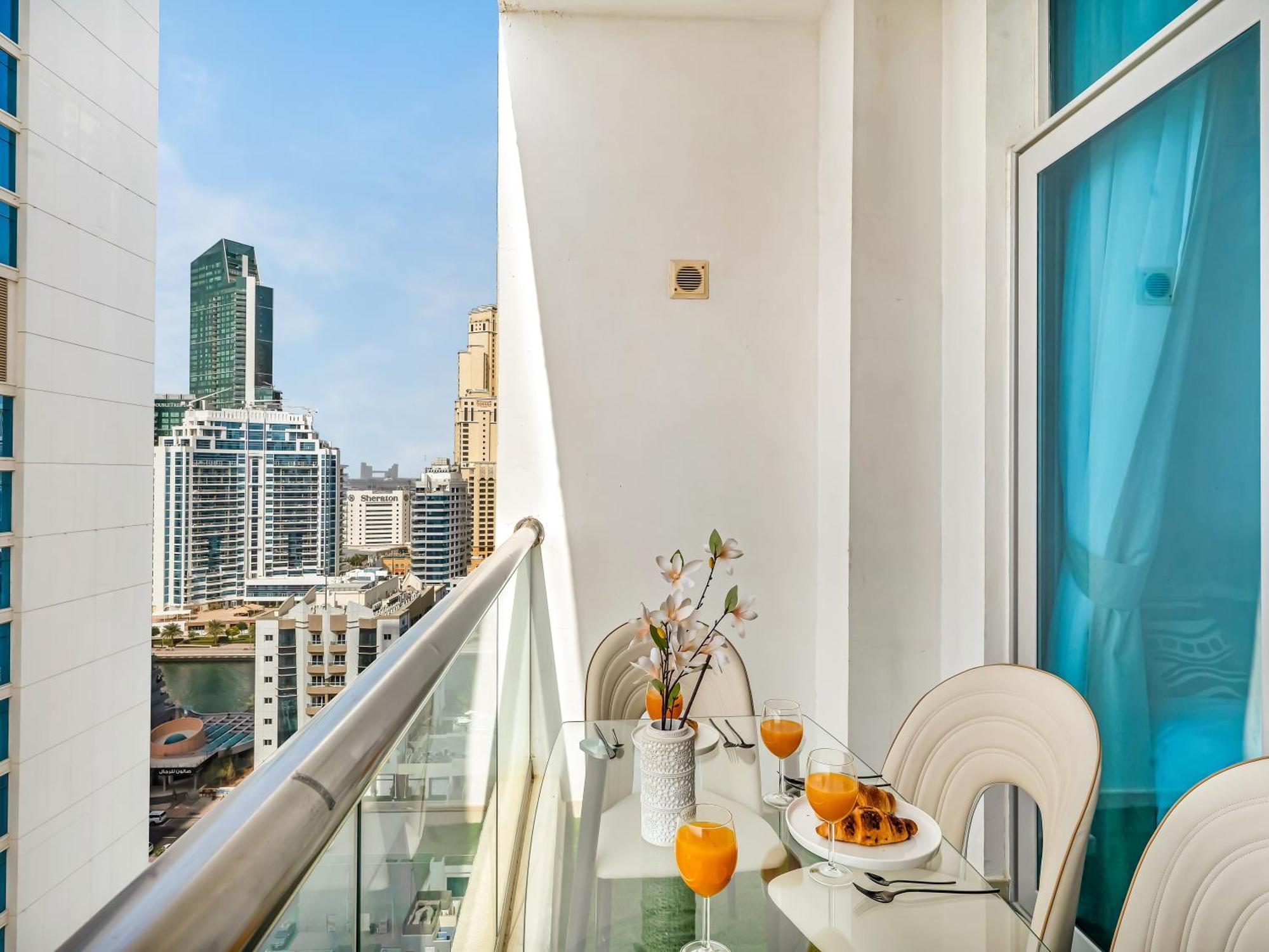 Luxurious 2br Marina View Apartment *