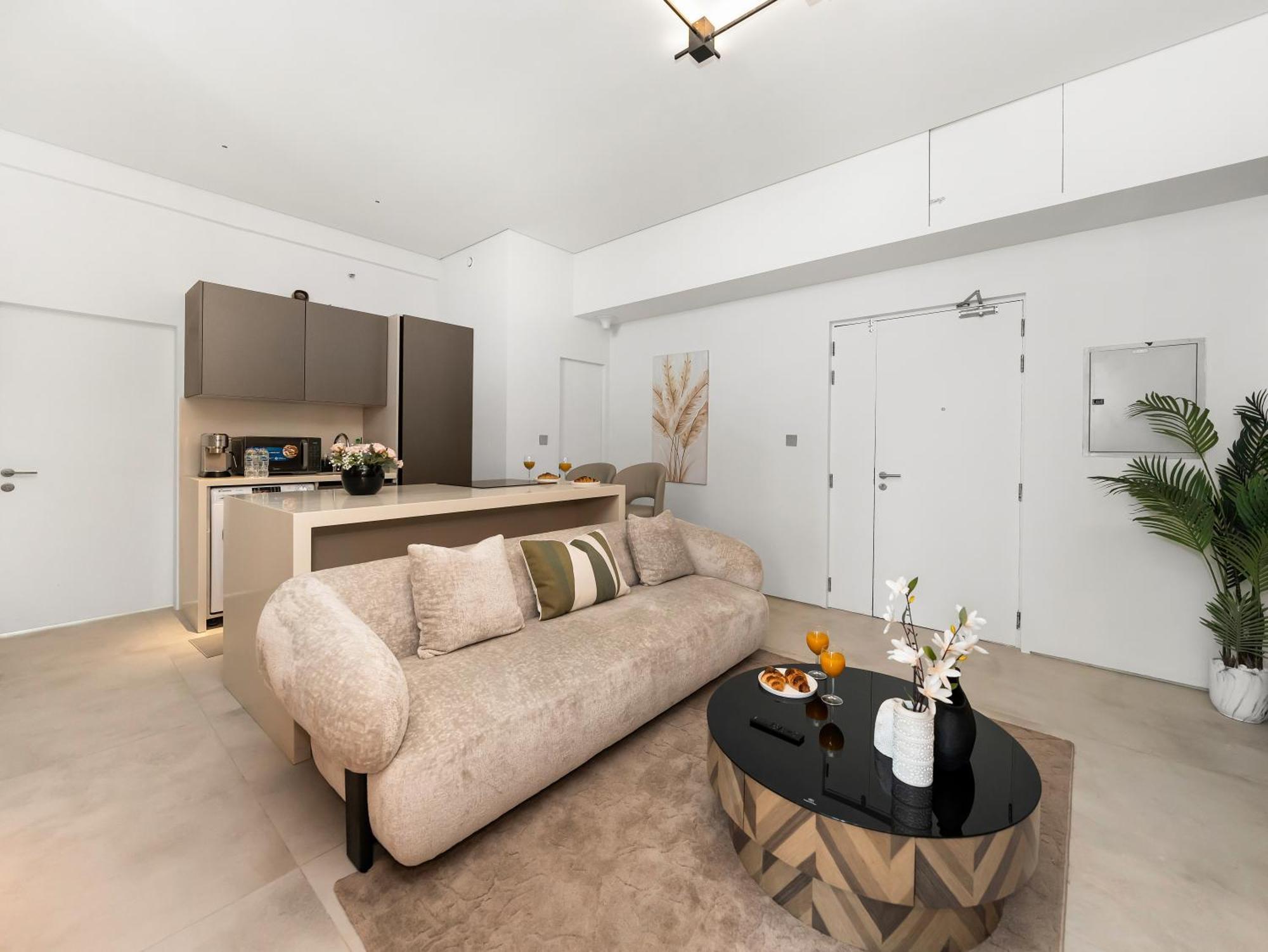 Luxurious 2br Marina View Apartment Dubai