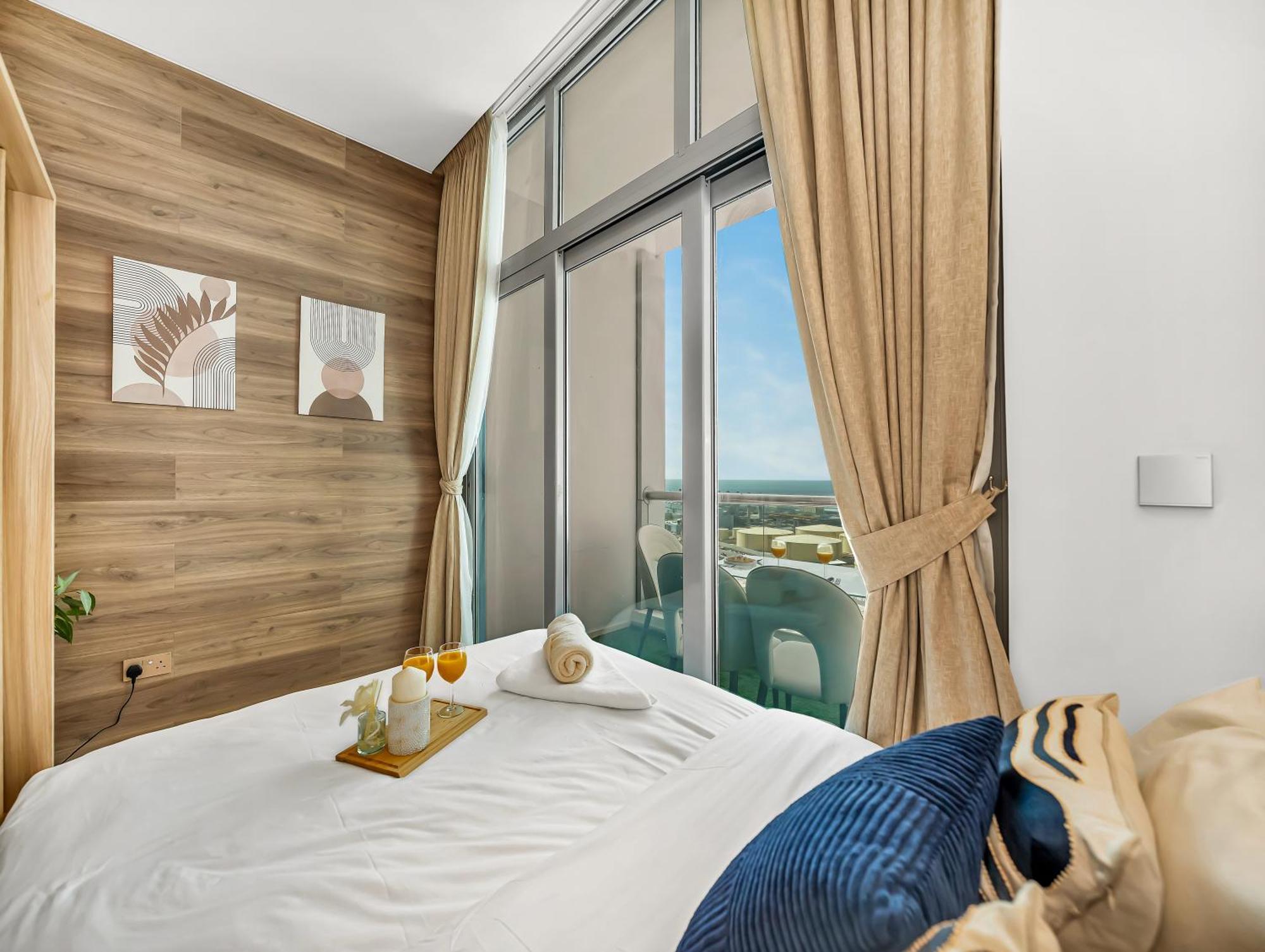 Luxurious 2br Marina View Apartment