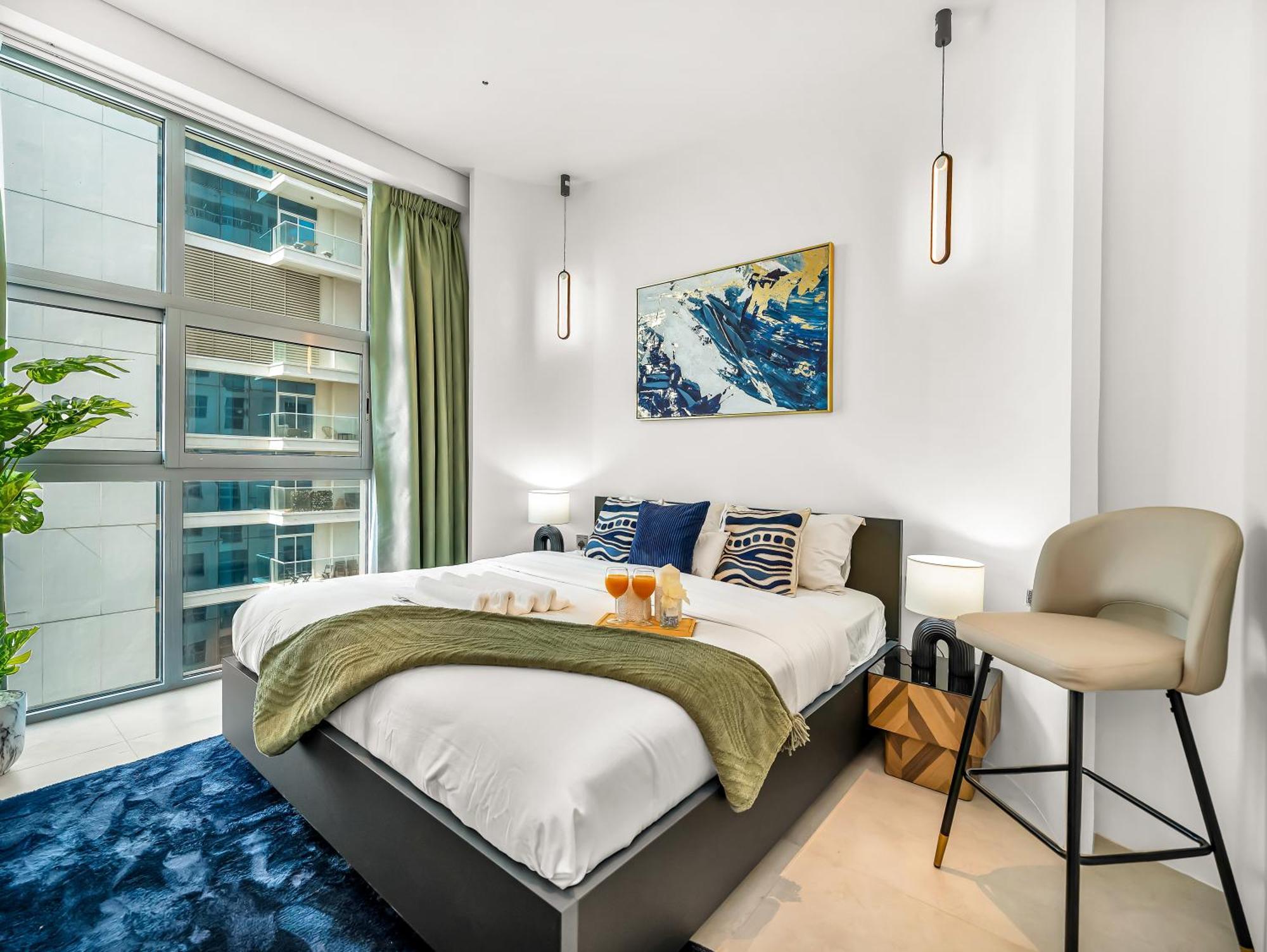 Luxurious 2br Marina View Apartment *