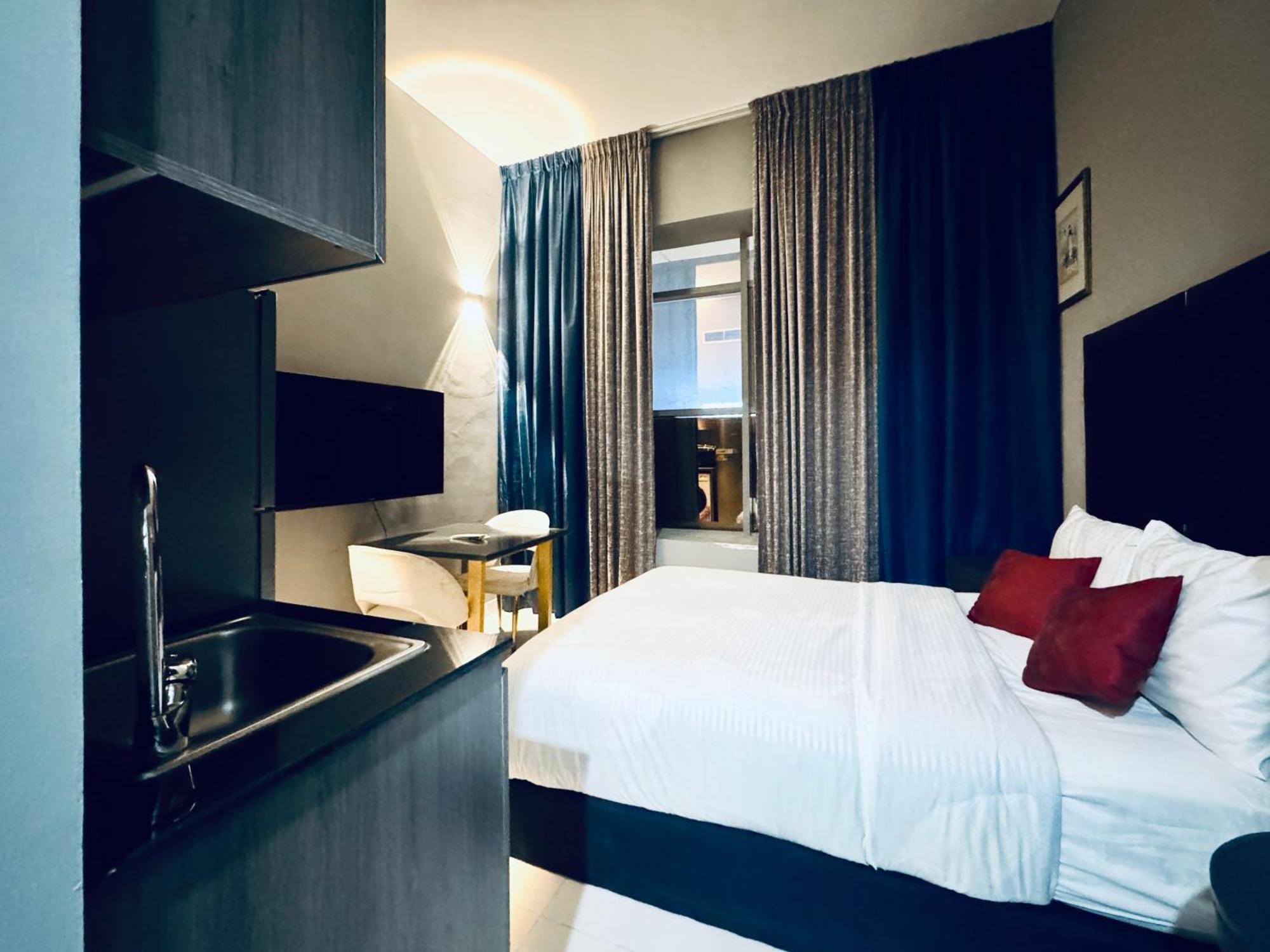 Al Manara Classic Deluxe Apartment Dubai