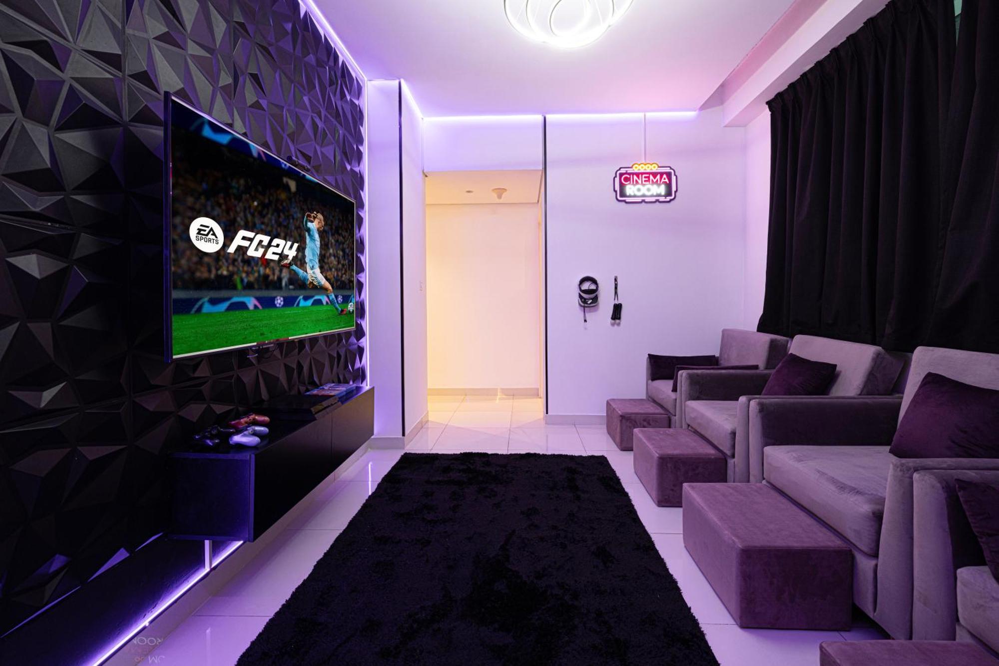 Downtown Views - The Penthouse Apartment