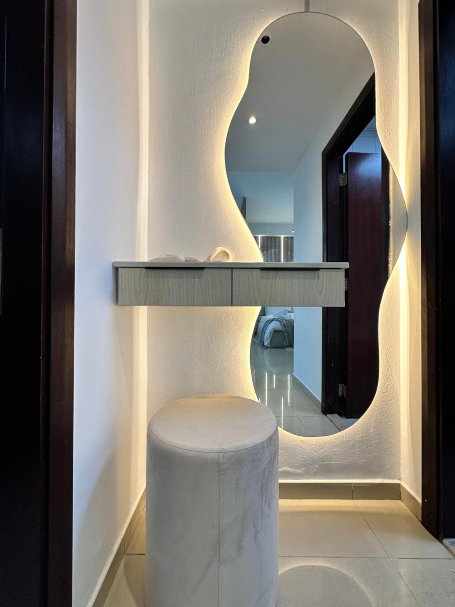 Stylish With Stunning Marina Canal Views Near To The * Dubai