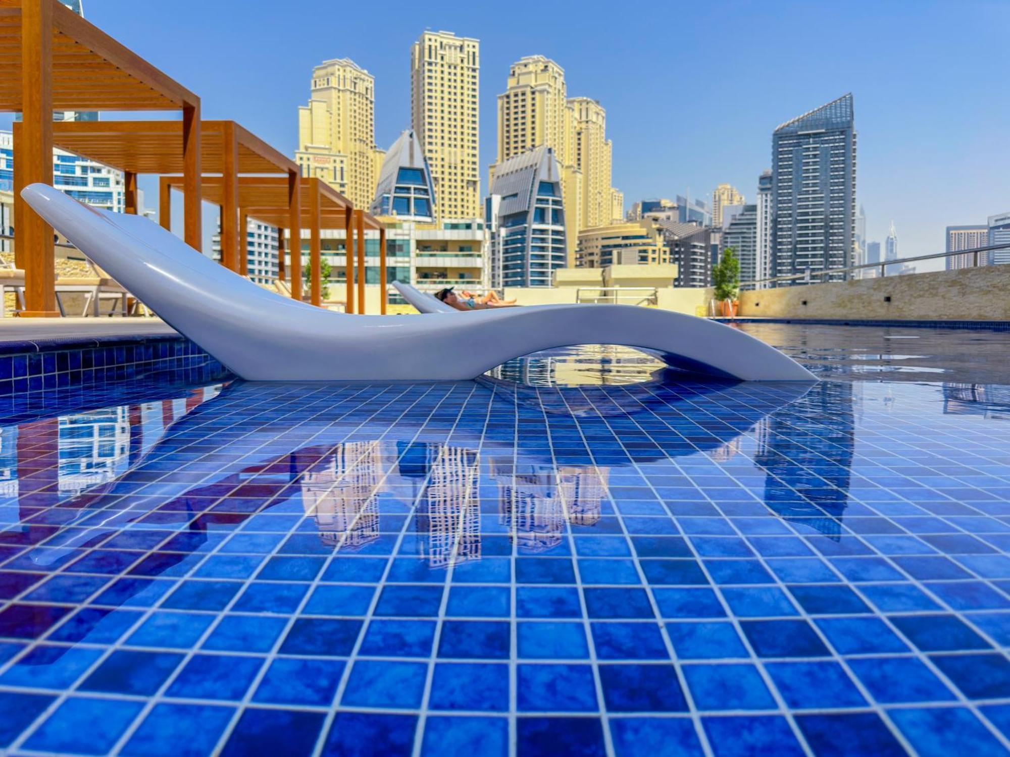 Stylish With Stunning Marina Canal Views Near To The Apartment *