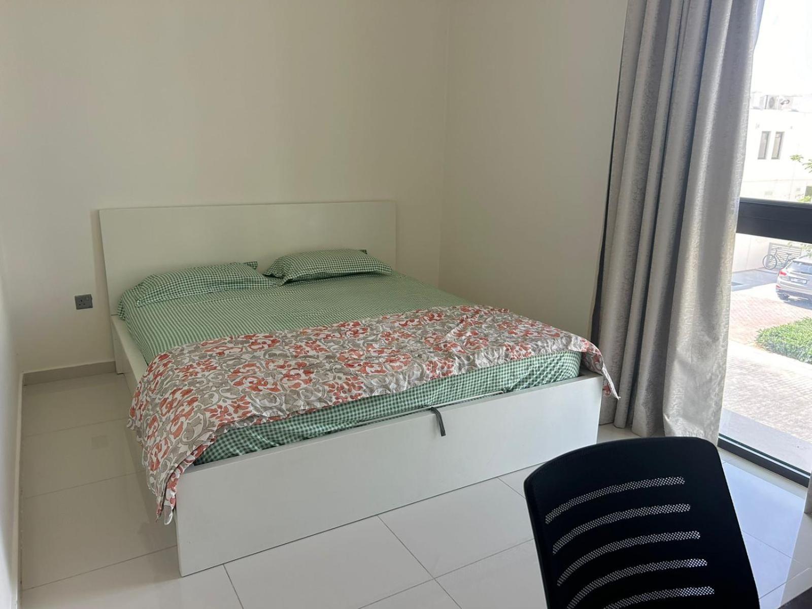 Females Only - Private With Work Desk And Attached Bathroom In * Dubai