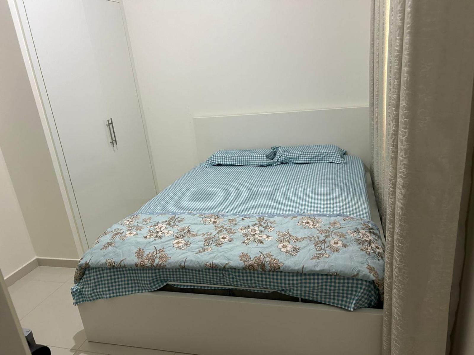 Homestay Females Only - Private With Work Desk And Attached Bathroom In *