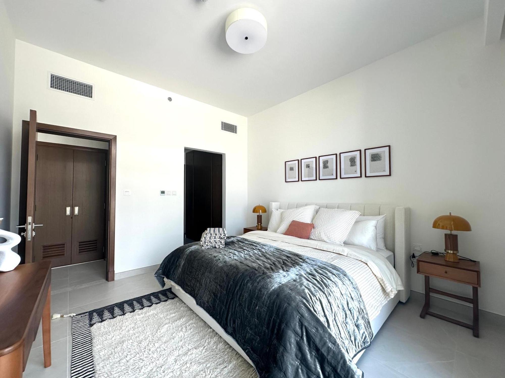 Luxury Jumeirah Canal Front Designer Sleeps4 *