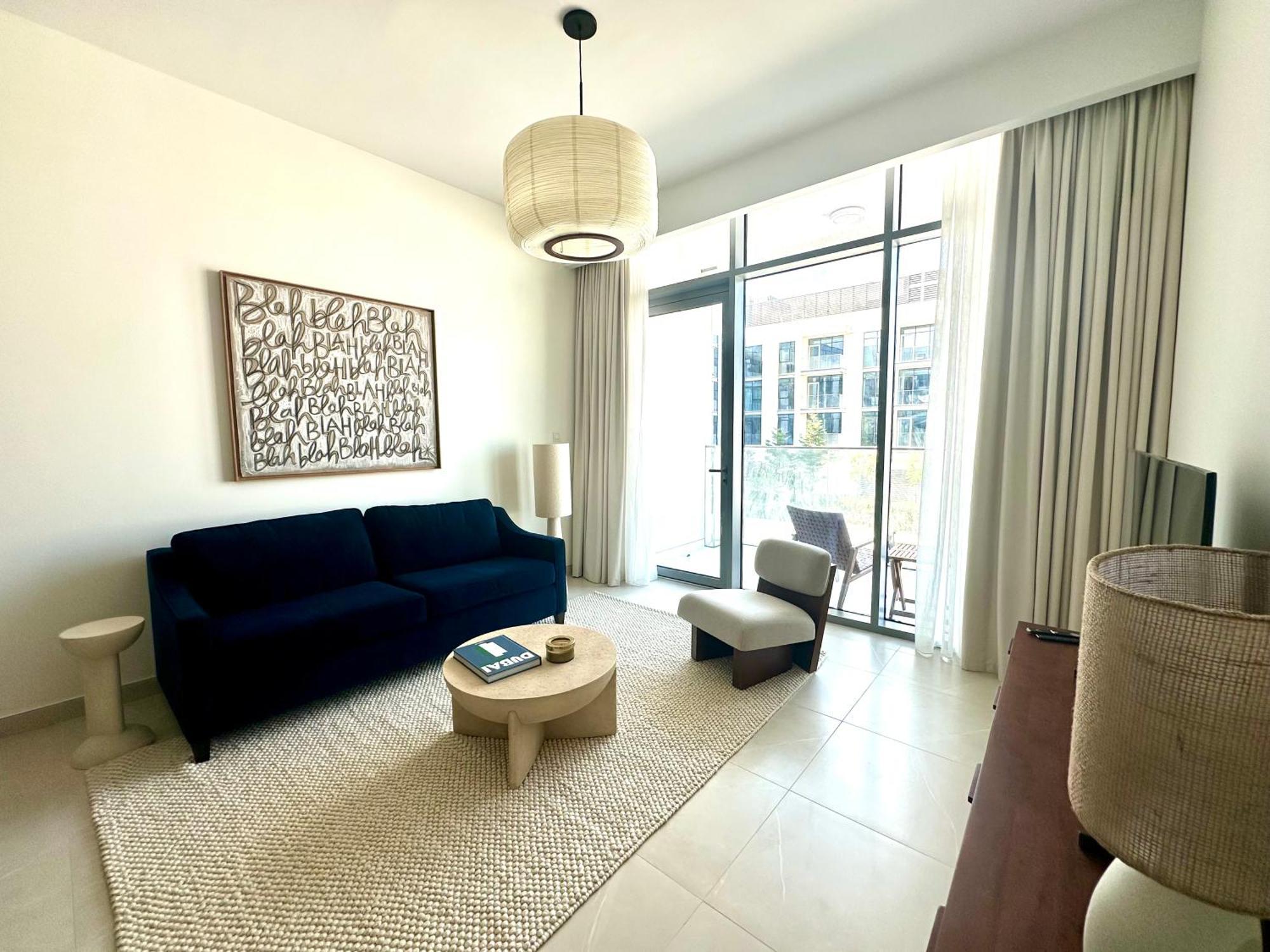 Luxury Jumeirah Canal Front Designer Sleeps4 Apartment *
