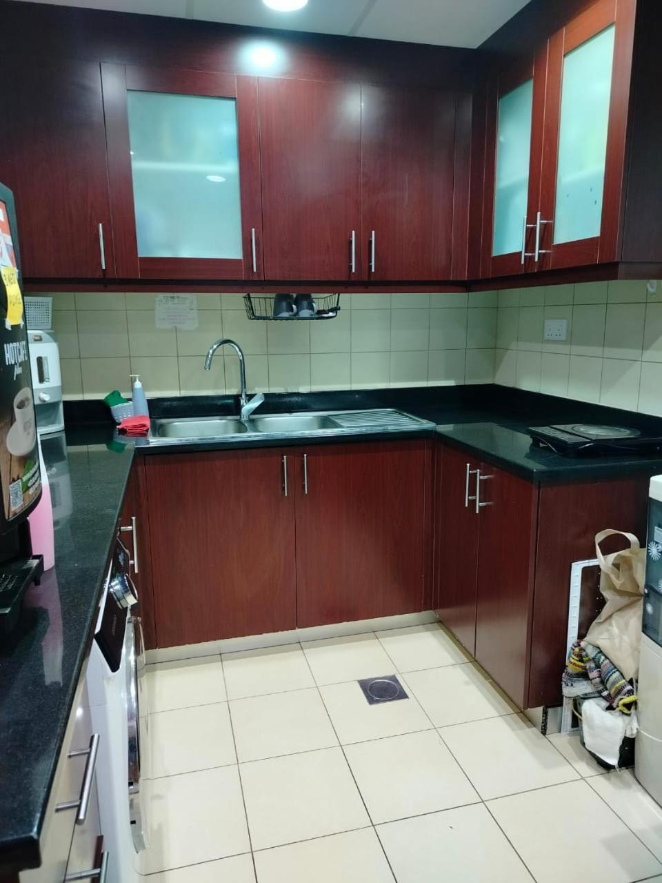Sansa Jbr Homestay Dubai