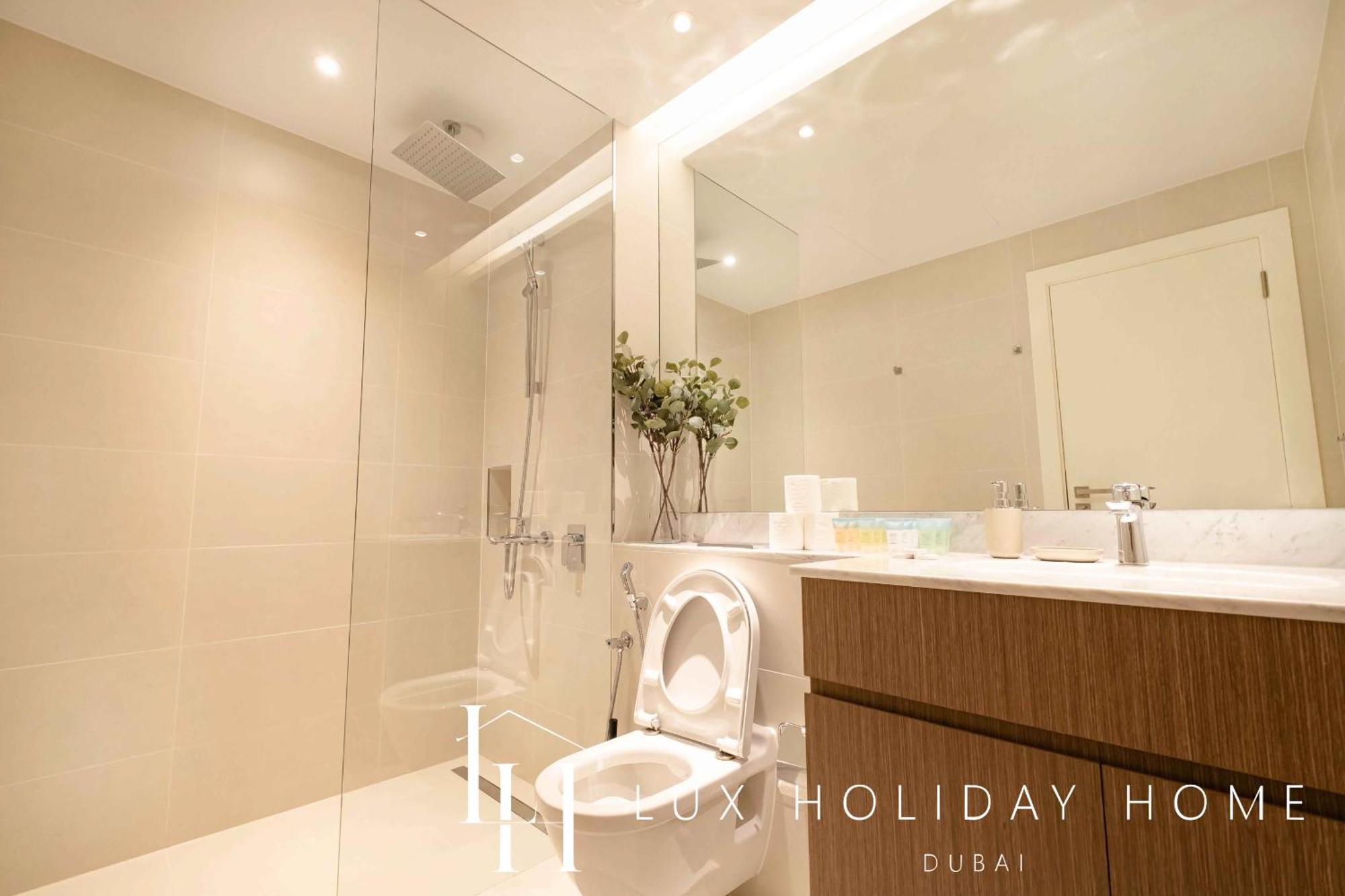 Lux - The La Sea View 3 *