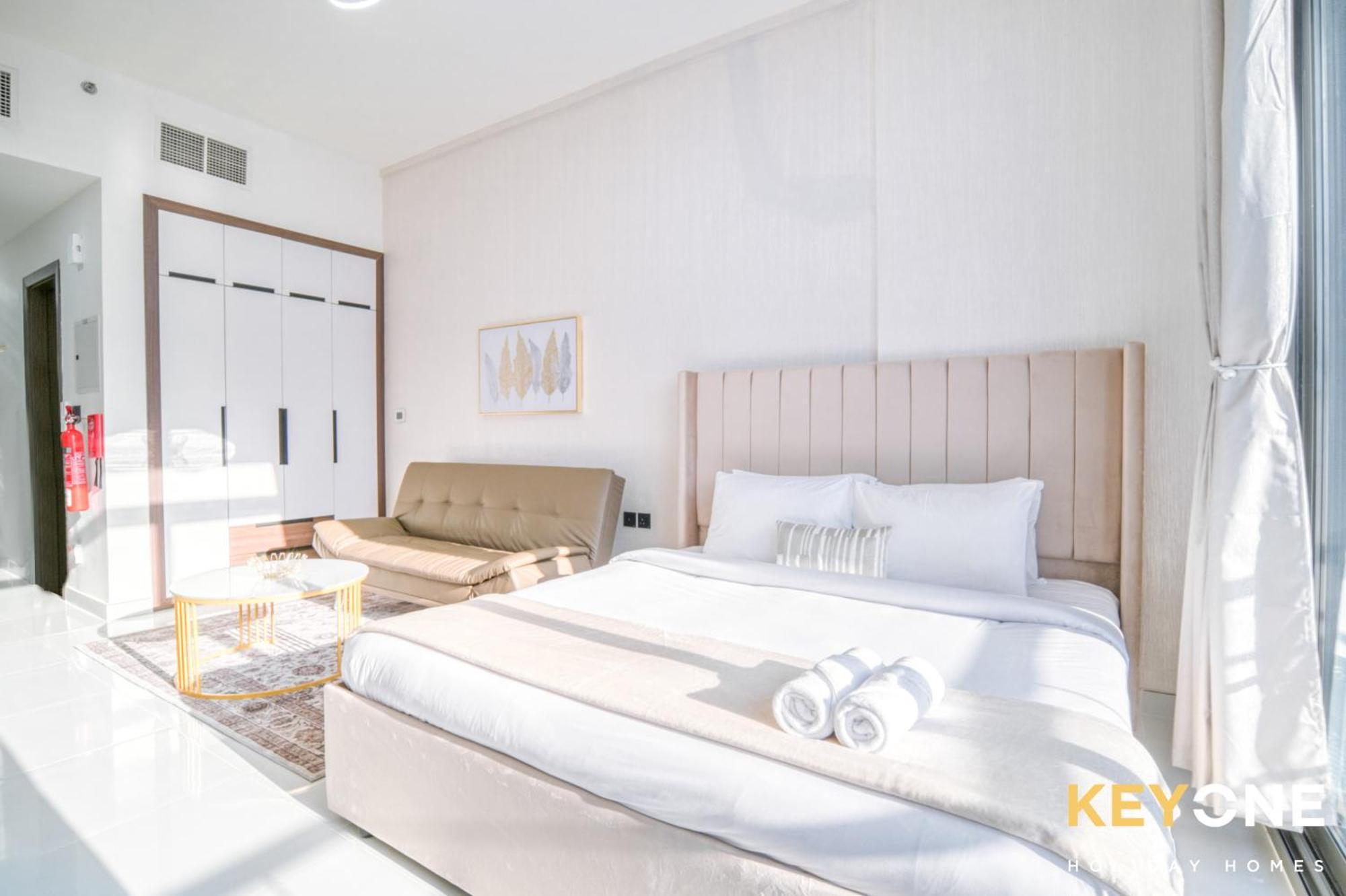 Elz Stylish Living Apartment