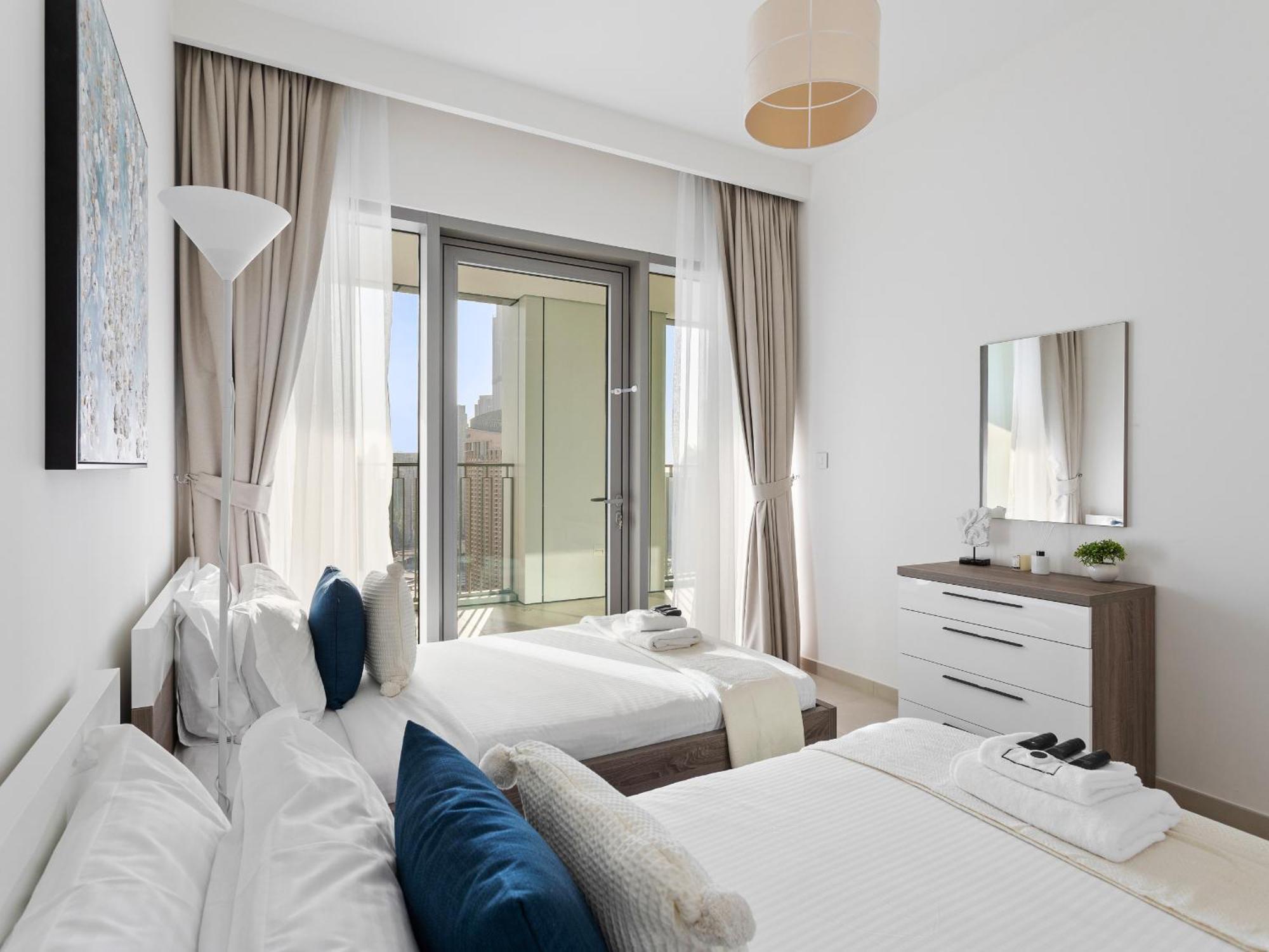 Skyline 3bdr 1guest With Burj Khalifa & Fountain View Apartment Dubai