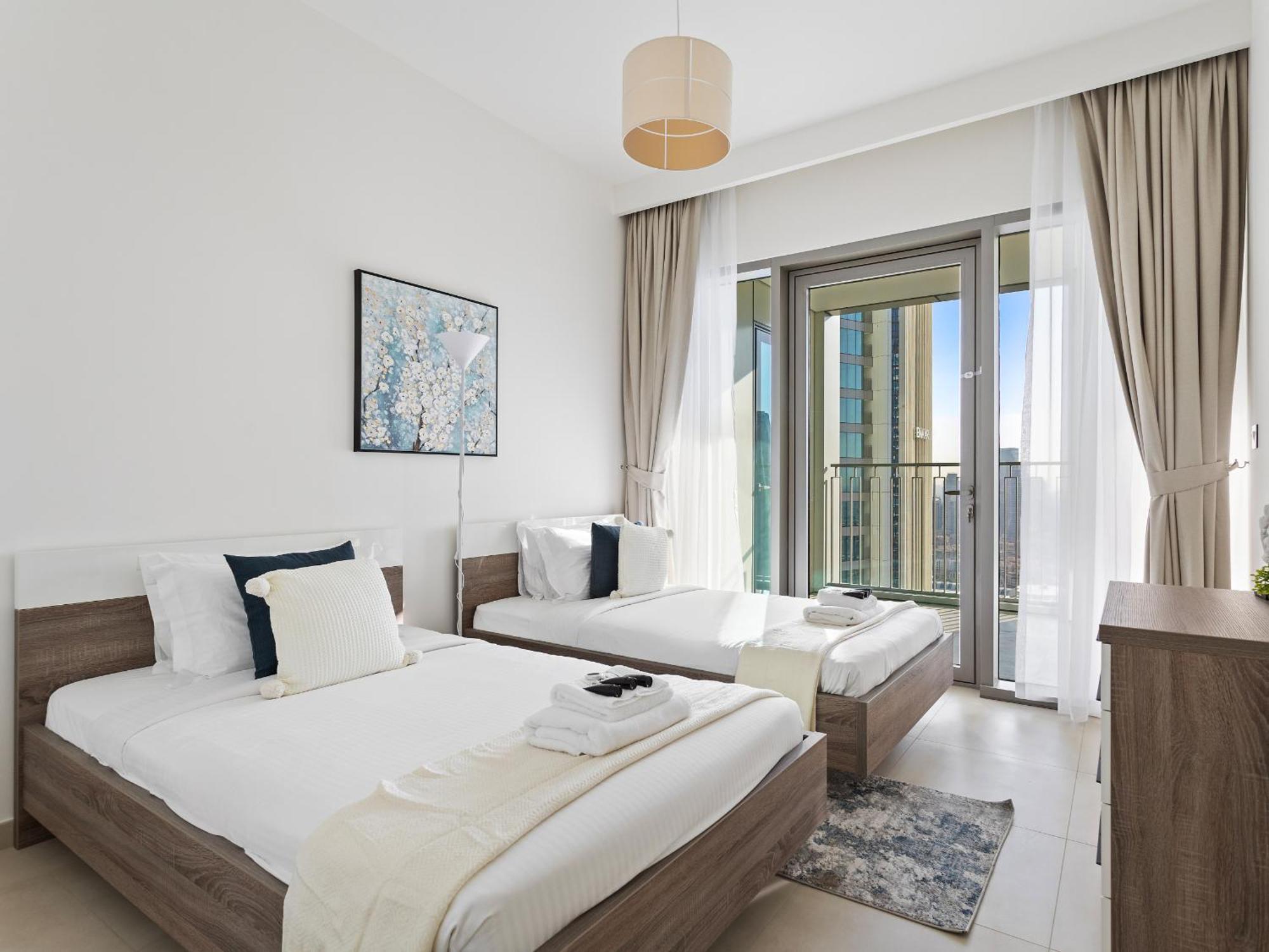 Apartment Skyline 3bdr 1guest With Burj Khalifa & Fountain View *