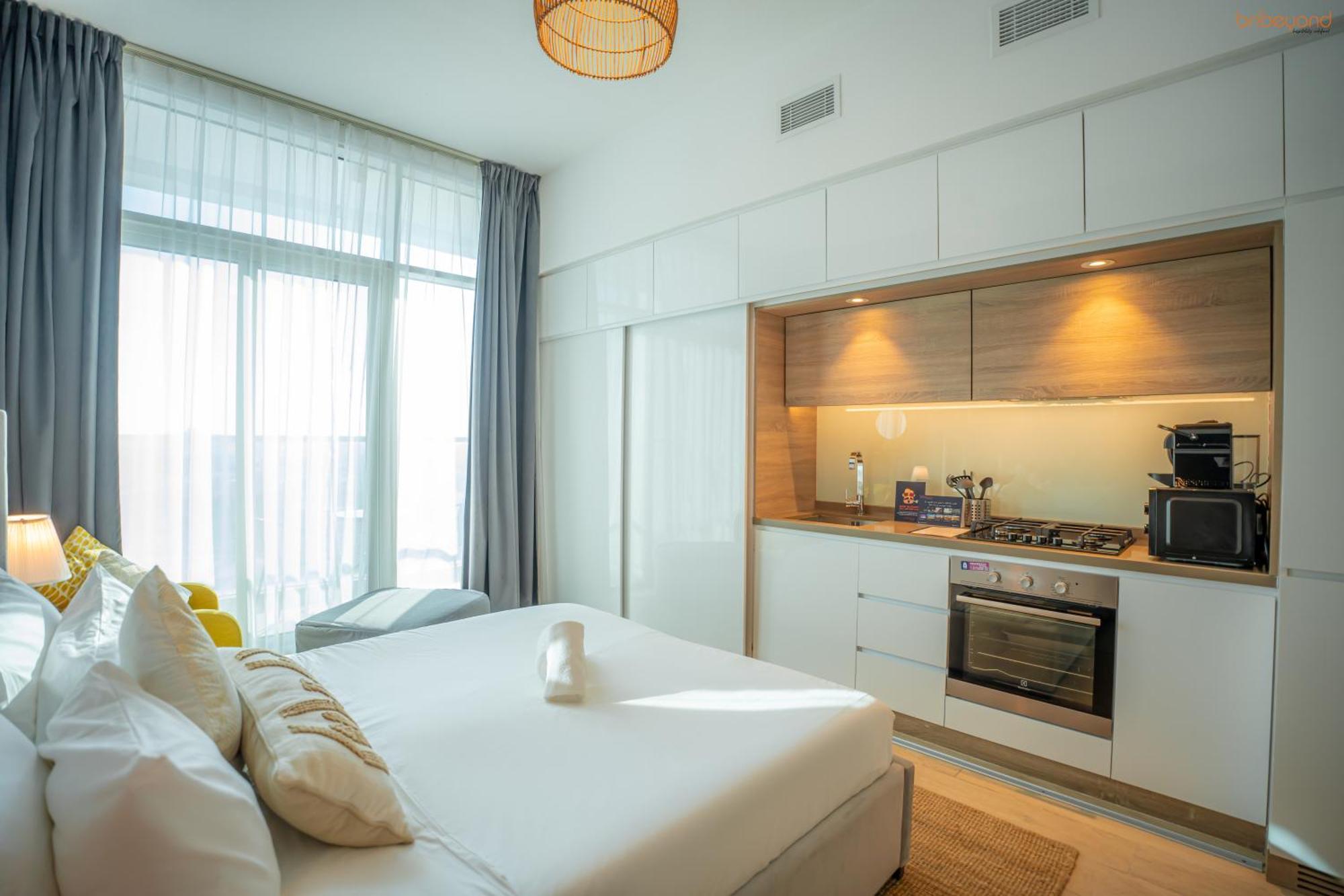 Bnbeyond's Sheek At One Tower Apartment Dubai
