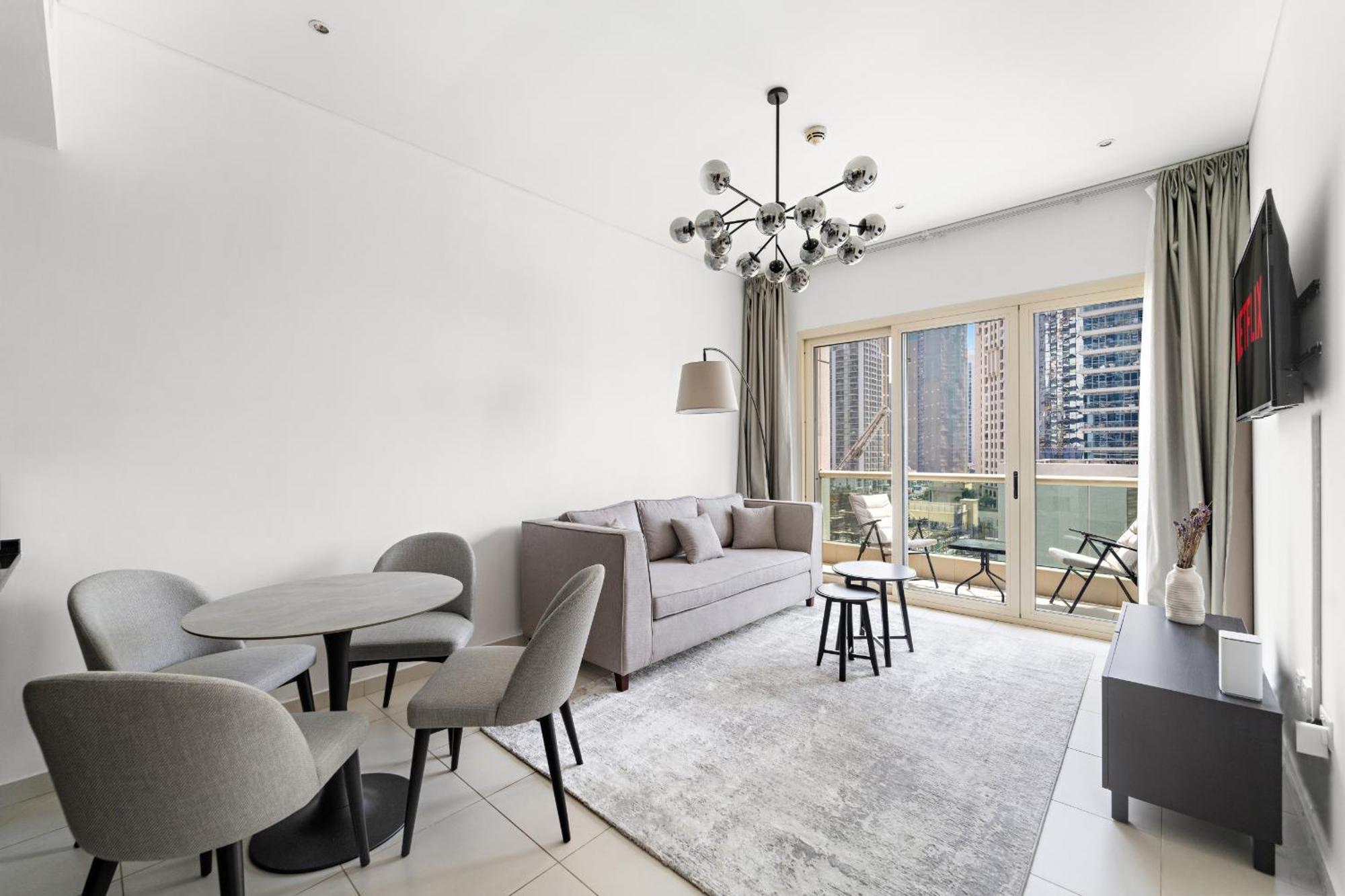 Vayk - Exclusive 1br With Eye Views