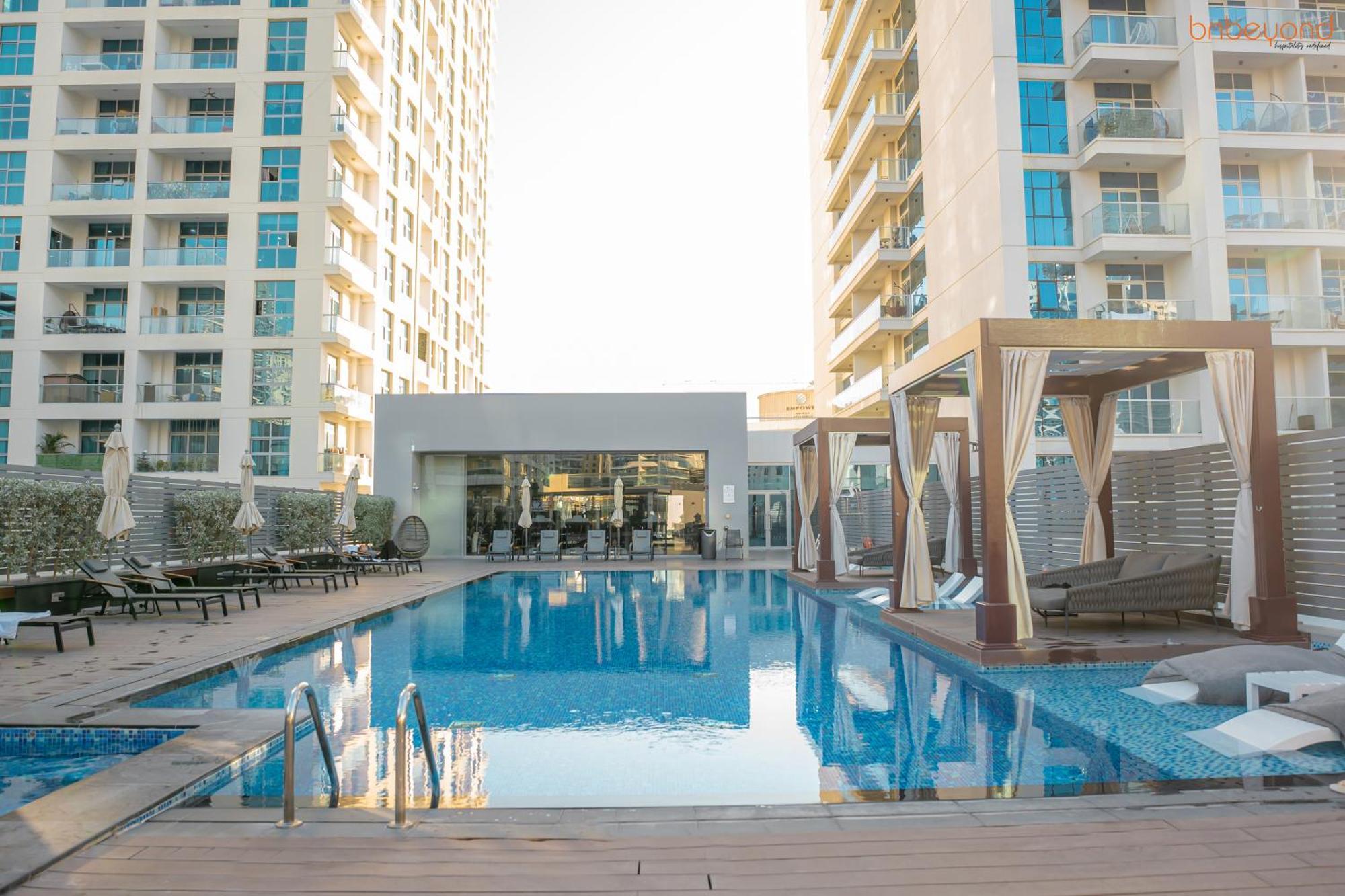 Bnbeyond's Sheek At One Tower Apartment Dubai
