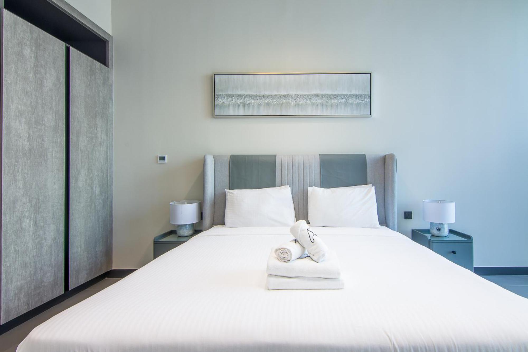 Apartment Mbl Royal, Jlt- 1-br With View *