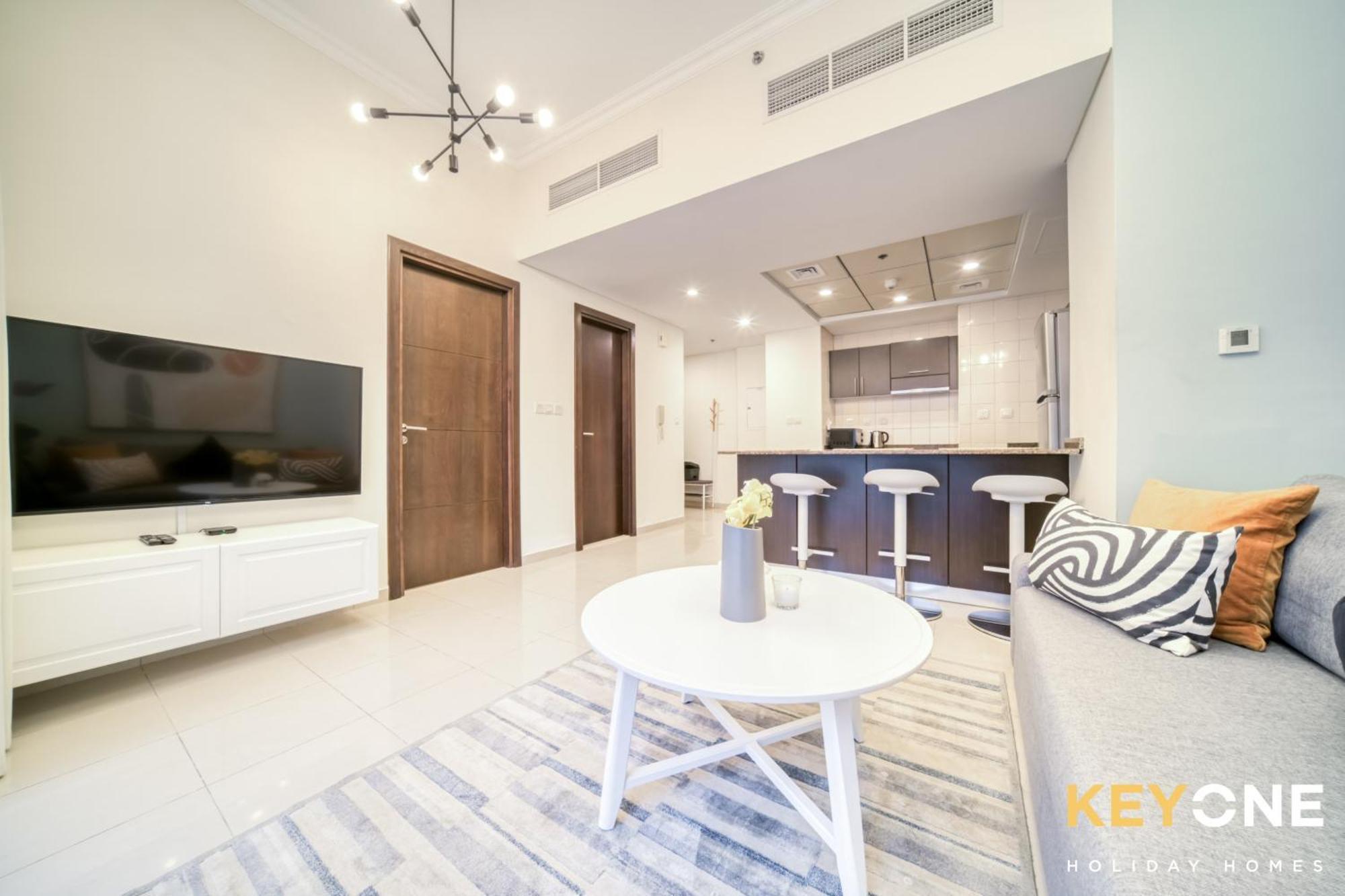 Contemporary One Bedroom 3 Apartment