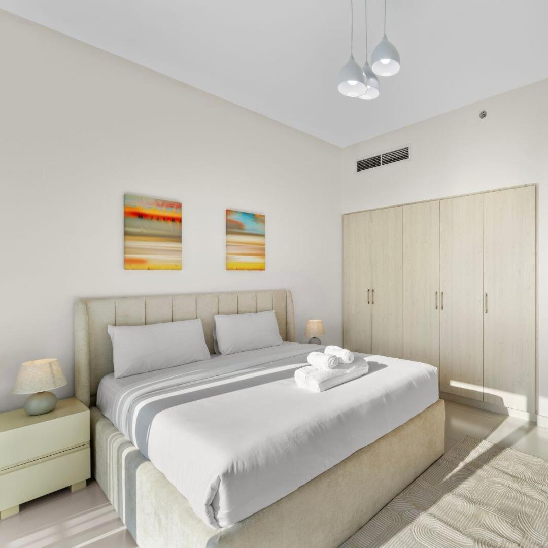 Hills Residence-park Point C