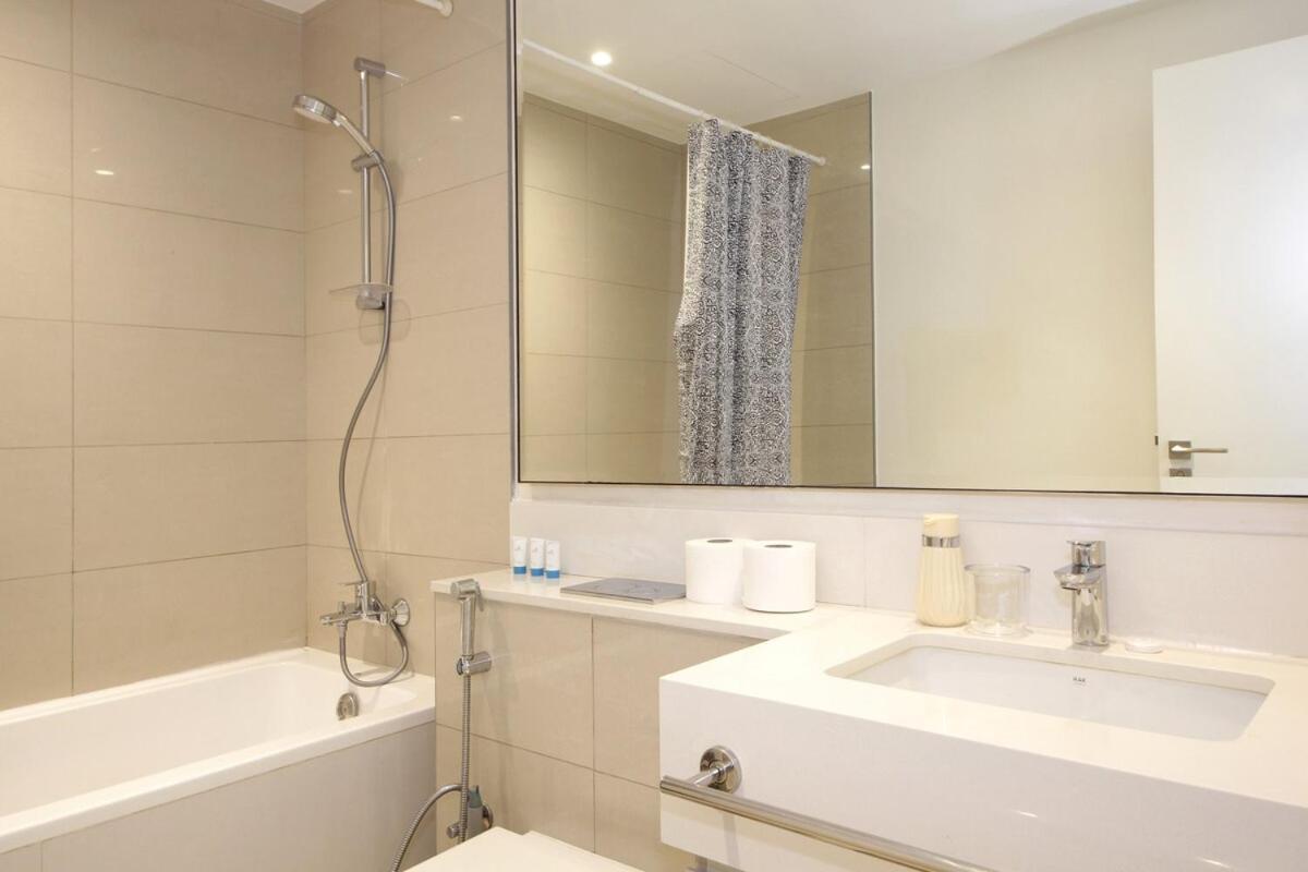 Hills Residence-park Point C * Dubai