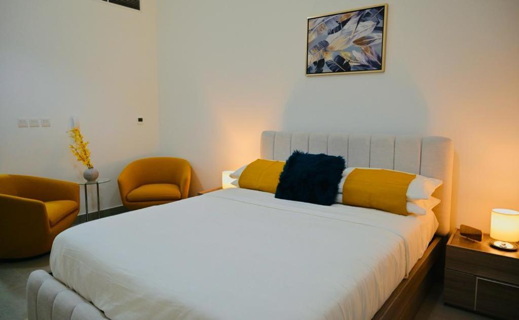 Fully Furnished Elegant Close By Science Park, Miracle Garden And Butterfly Garden *