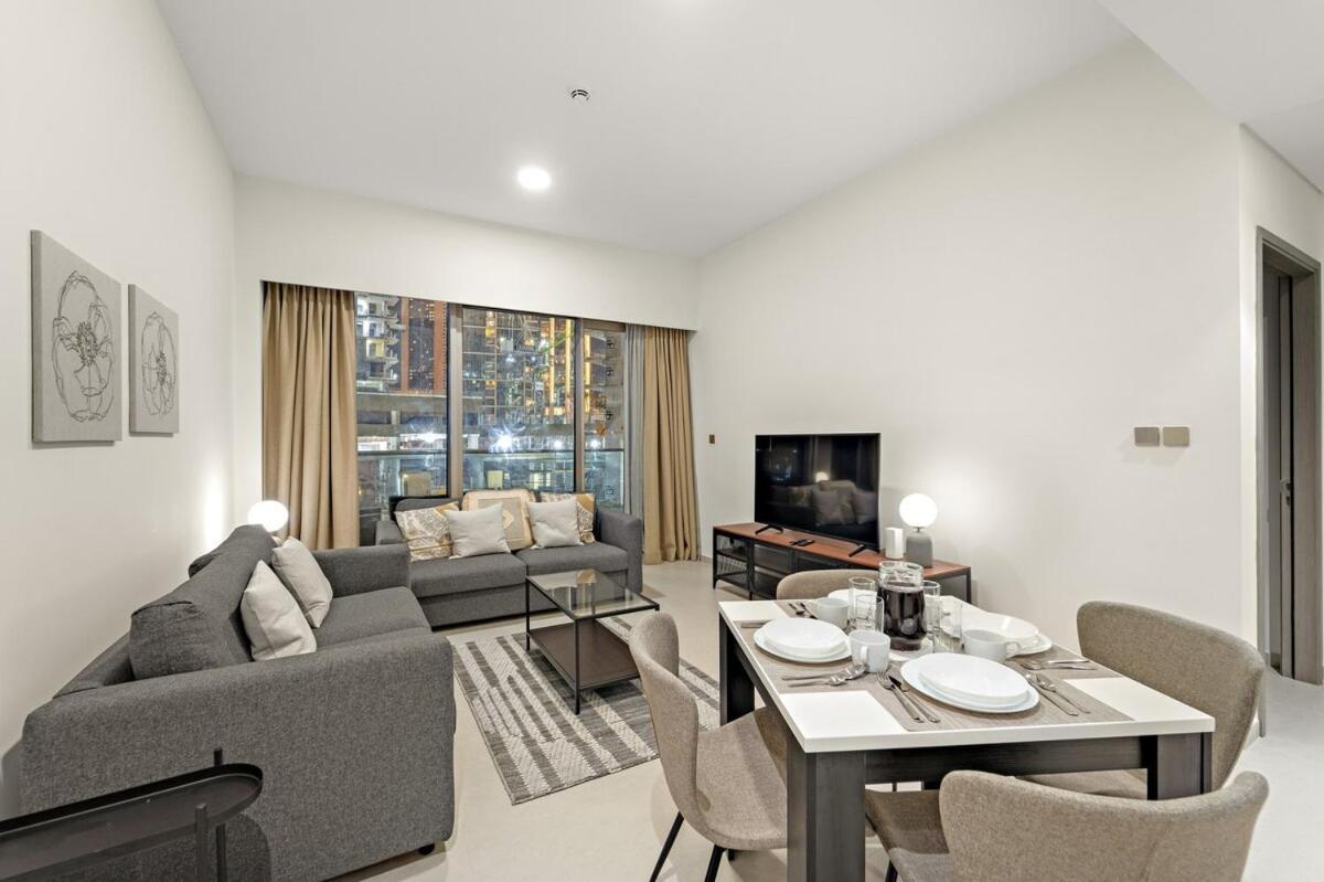 Apartment First Class 1br Iconic Luxury Dubai