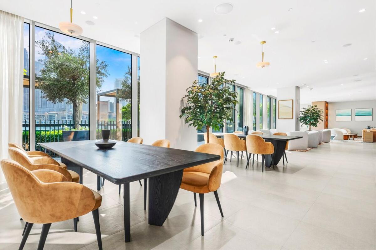 First Class 1br Iconic Luxury Apartment Dubai