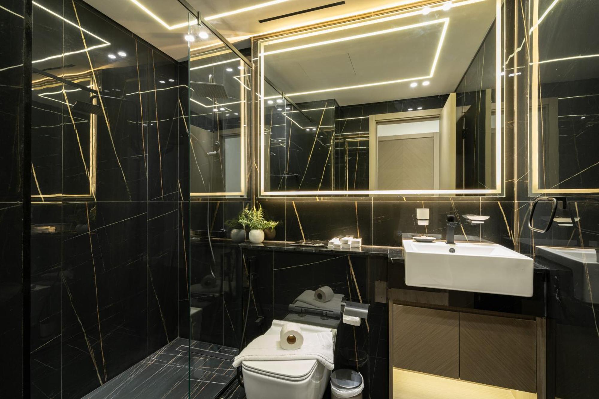Stylish 3 Bedroom In Jvc Apartment *