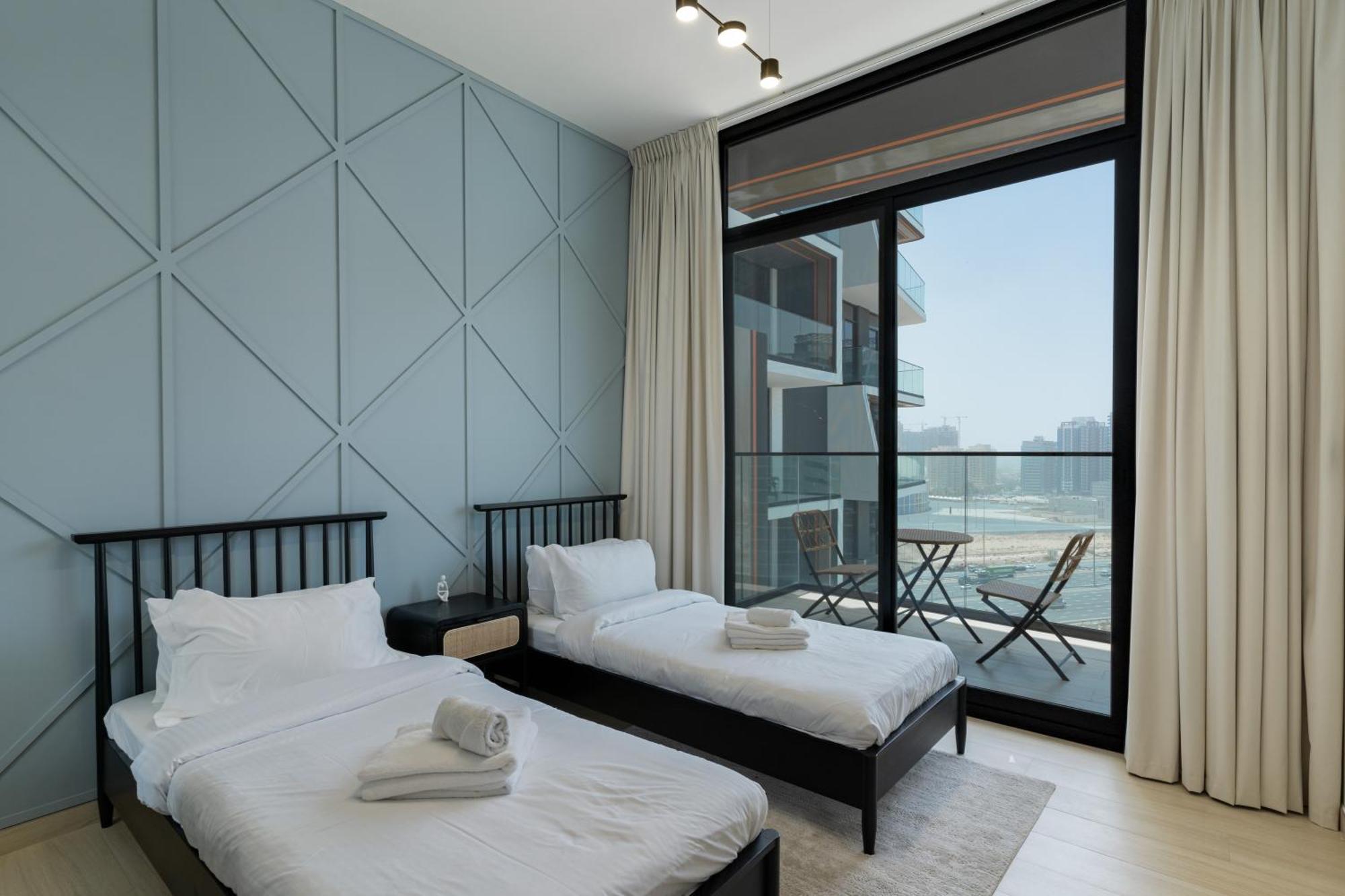 Stylish 3 Bedroom In Jvc Apartment