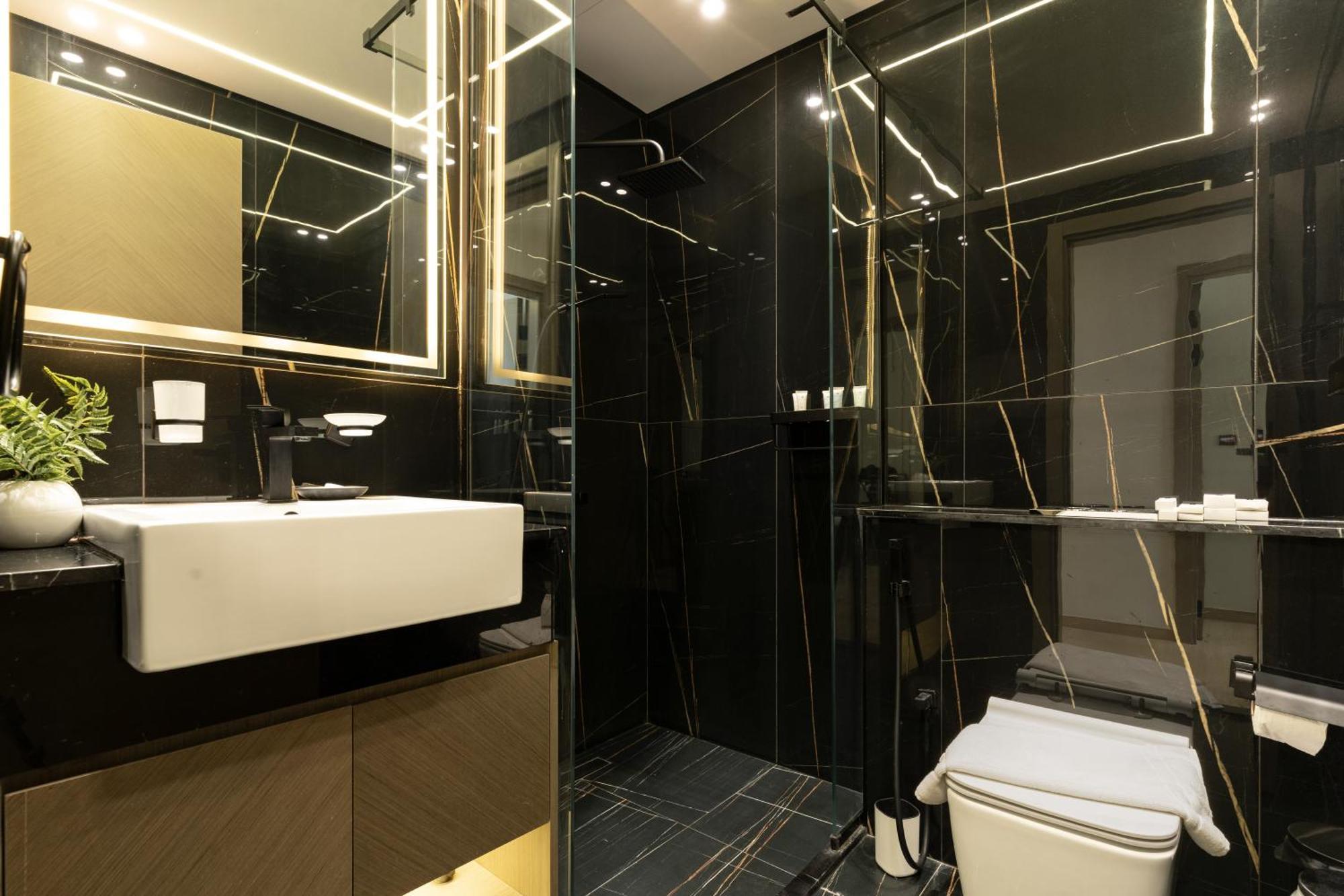 Stylish 3 Bedroom In Jvc Apartment *