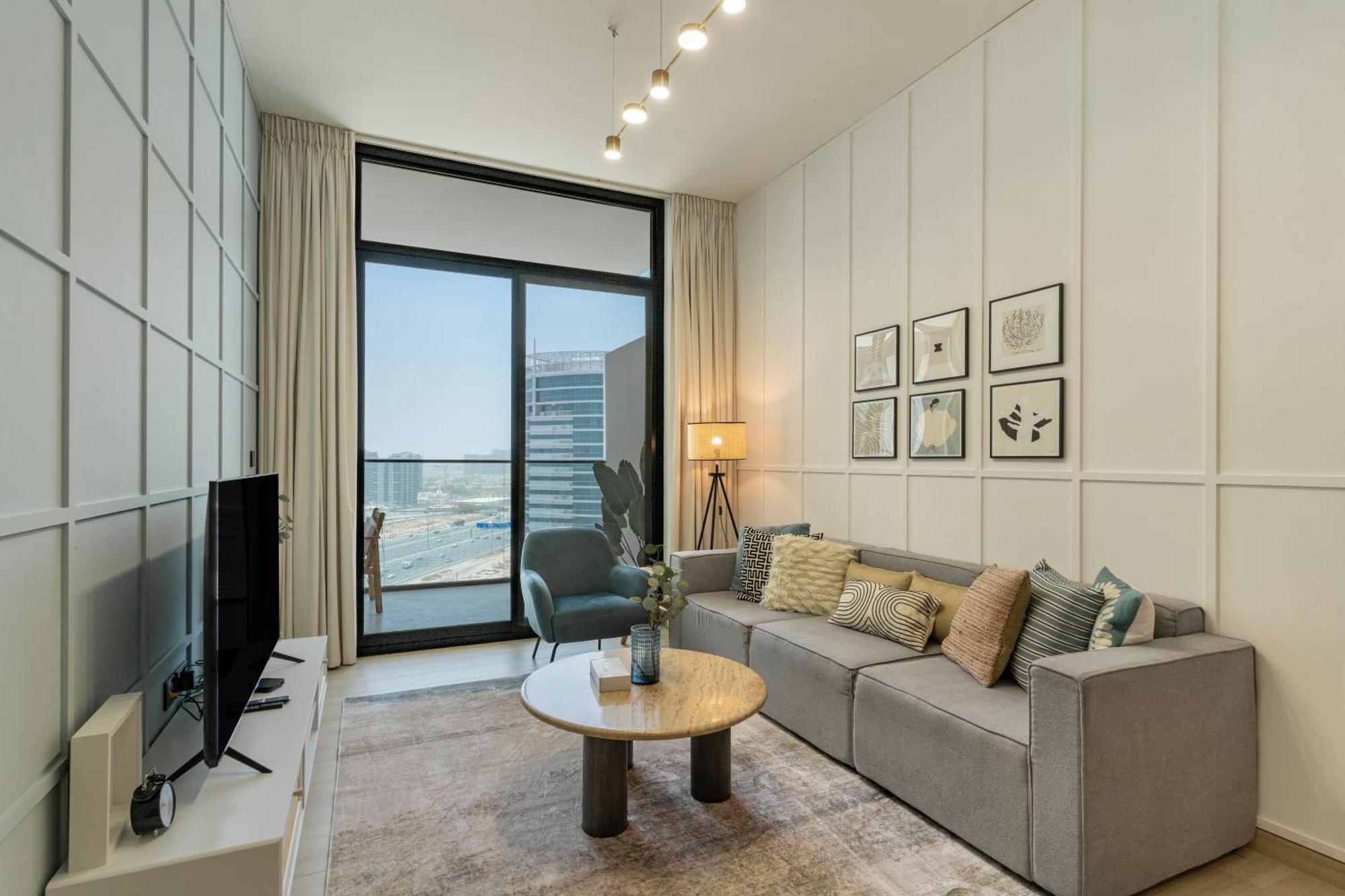 Stylish 3 Bedroom In Jvc * Dubai
