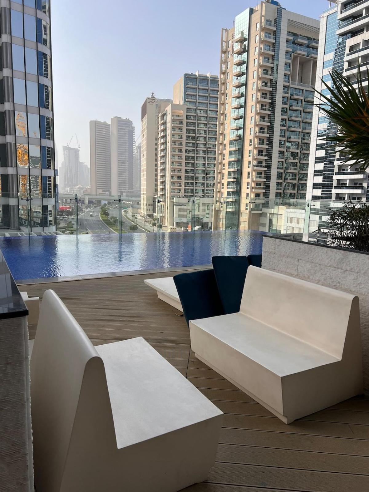 Downtown -luxury & Comfort Apartment Dubai