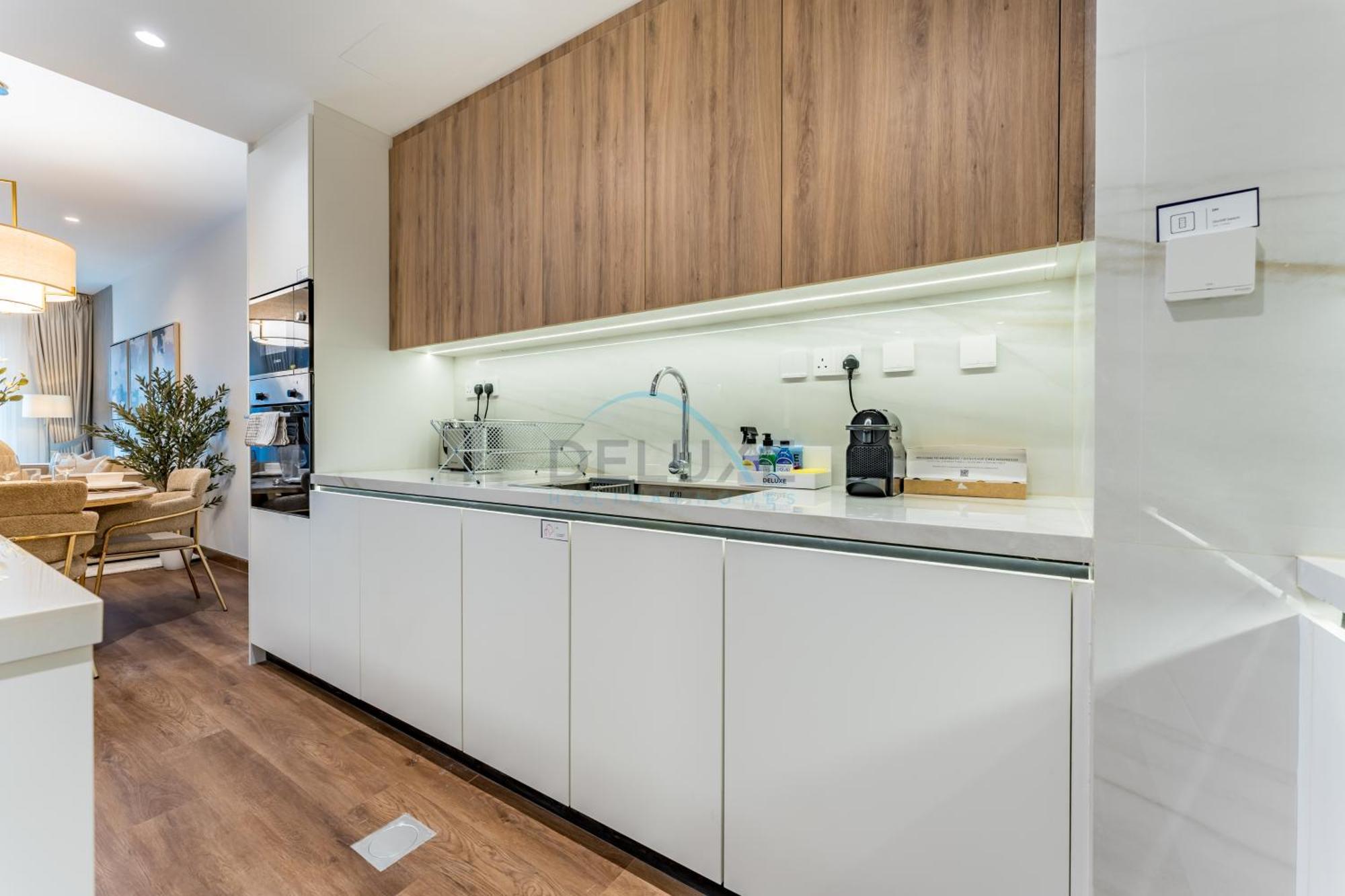 Apartment Refurbished 1br High Dubai