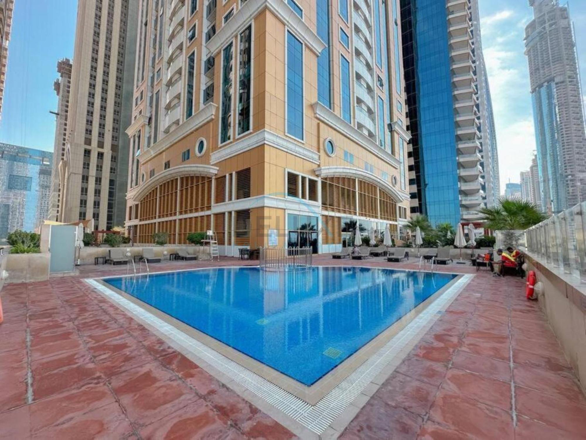 Refurbished 1br High Apartment *