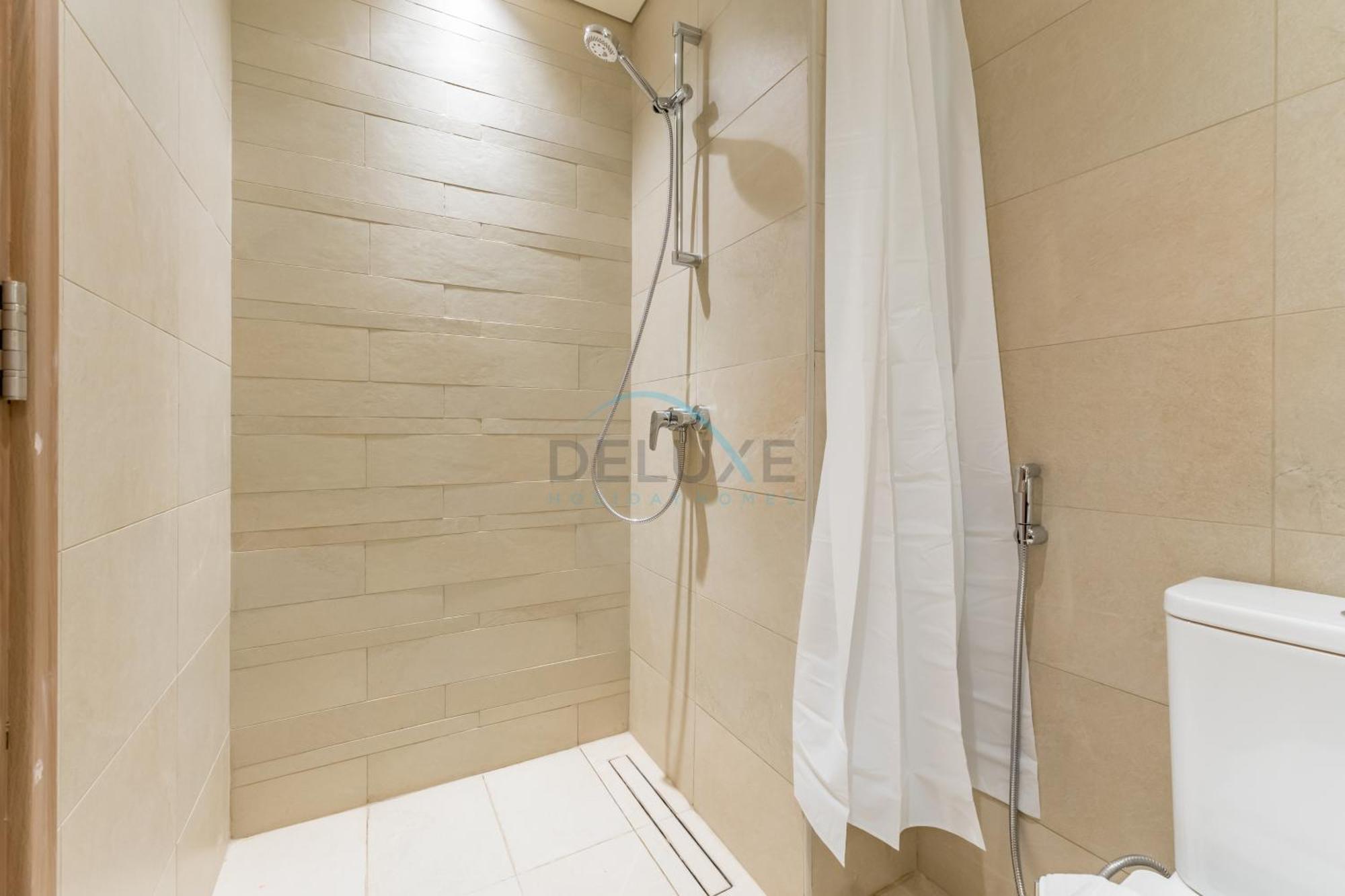 View Minutes Drive To Burj Khalifa, Azizi Riviera 43, Al Merkadh By Deluxe Homes
