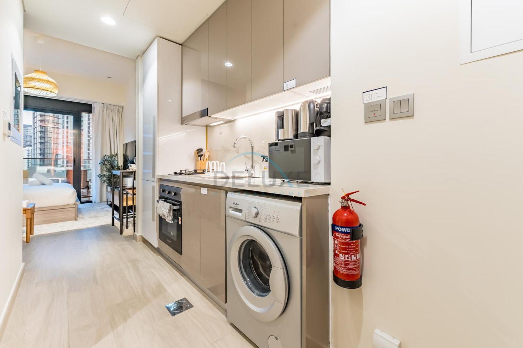 View Minutes Drive To Burj Khalifa, Azizi Riviera 43, Al Merkadh By Deluxe Homes Apartment *