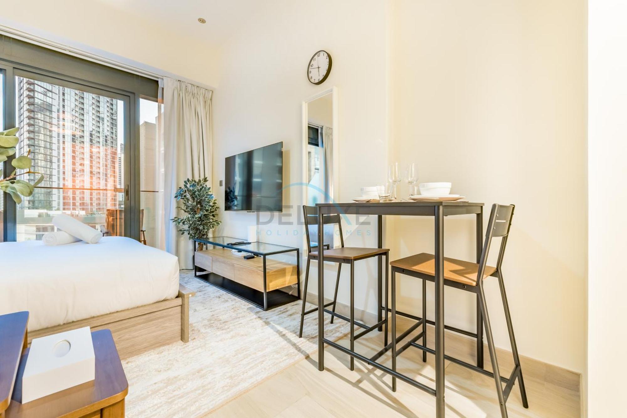 View Minutes Drive To Burj Khalifa, Azizi Riviera 43, Al Merkadh By Deluxe Homes