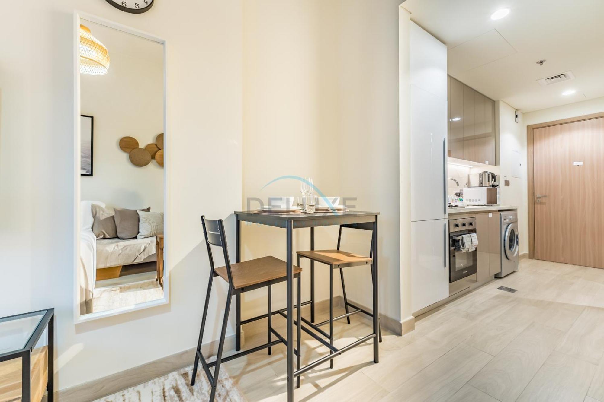 Apartment View Minutes Drive To Burj Khalifa, Azizi Riviera 43, Al Merkadh By Deluxe Homes *