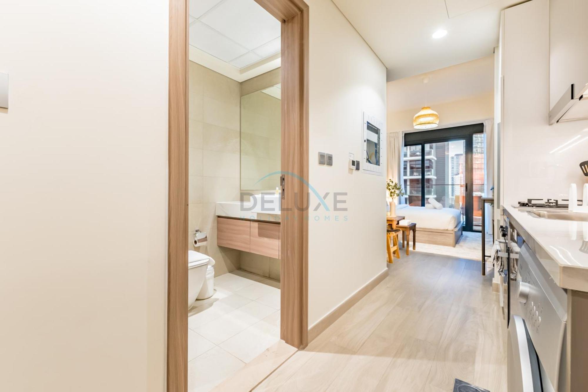 View Minutes Drive To Burj Khalifa, Azizi Riviera 43, Al Merkadh By Deluxe Homes *