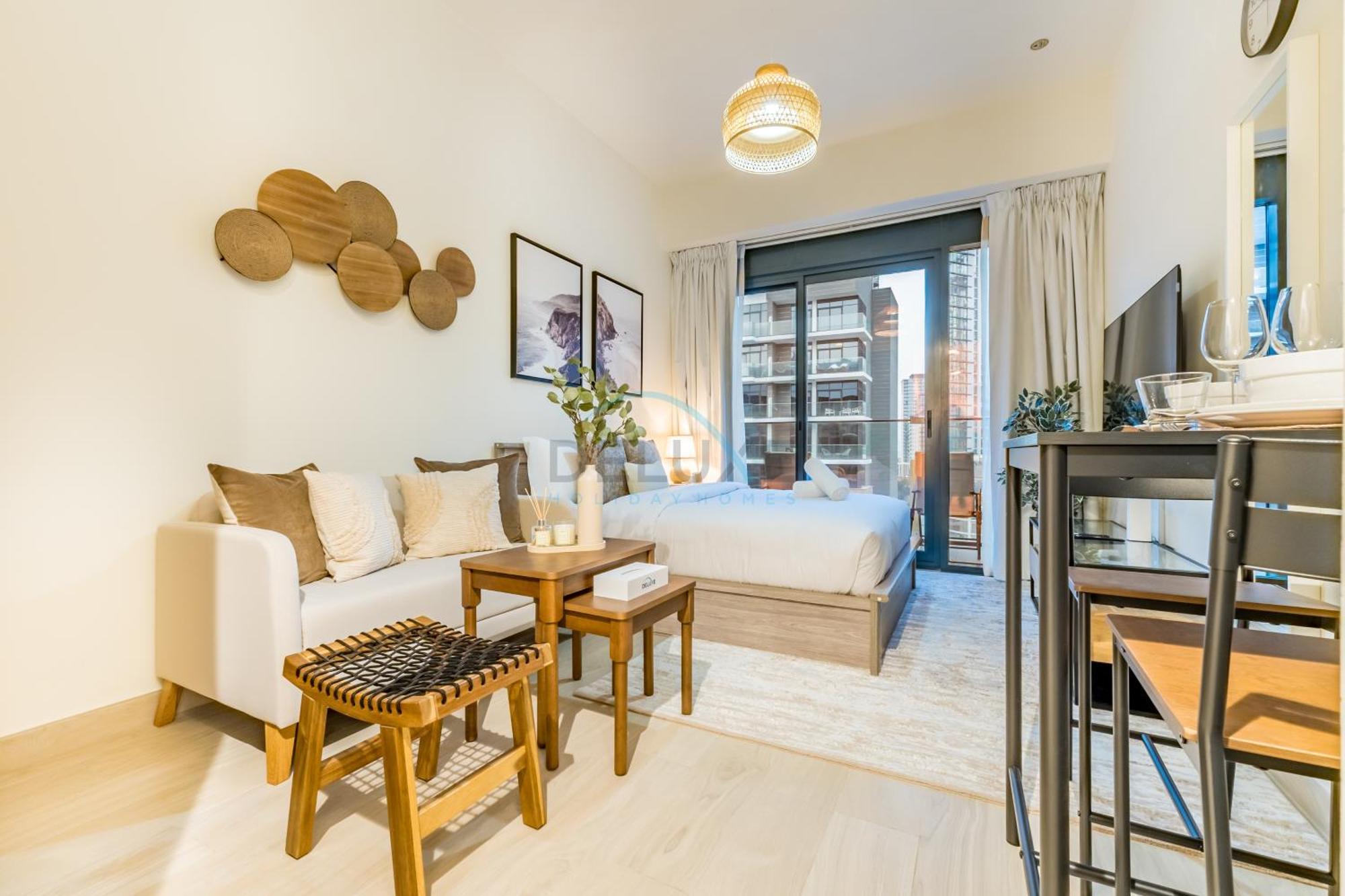 Apartment View Minutes Drive To Burj Khalifa, Azizi Riviera 43, Al Merkadh By Deluxe Homes Dubai