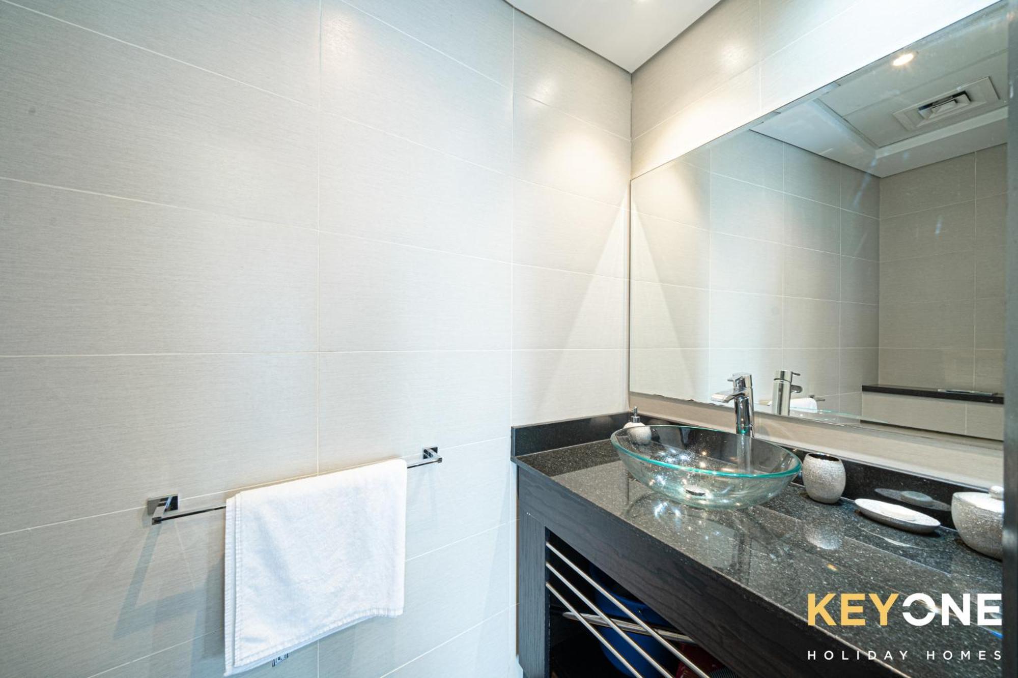 Lavish One Bedroom With Amazing Sun Deck & Pool Apartment Dubai