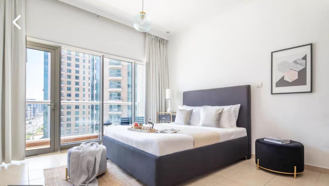 Downtown Burj Al Nujoom Mall & Burj Khalifa Apartment Dubai