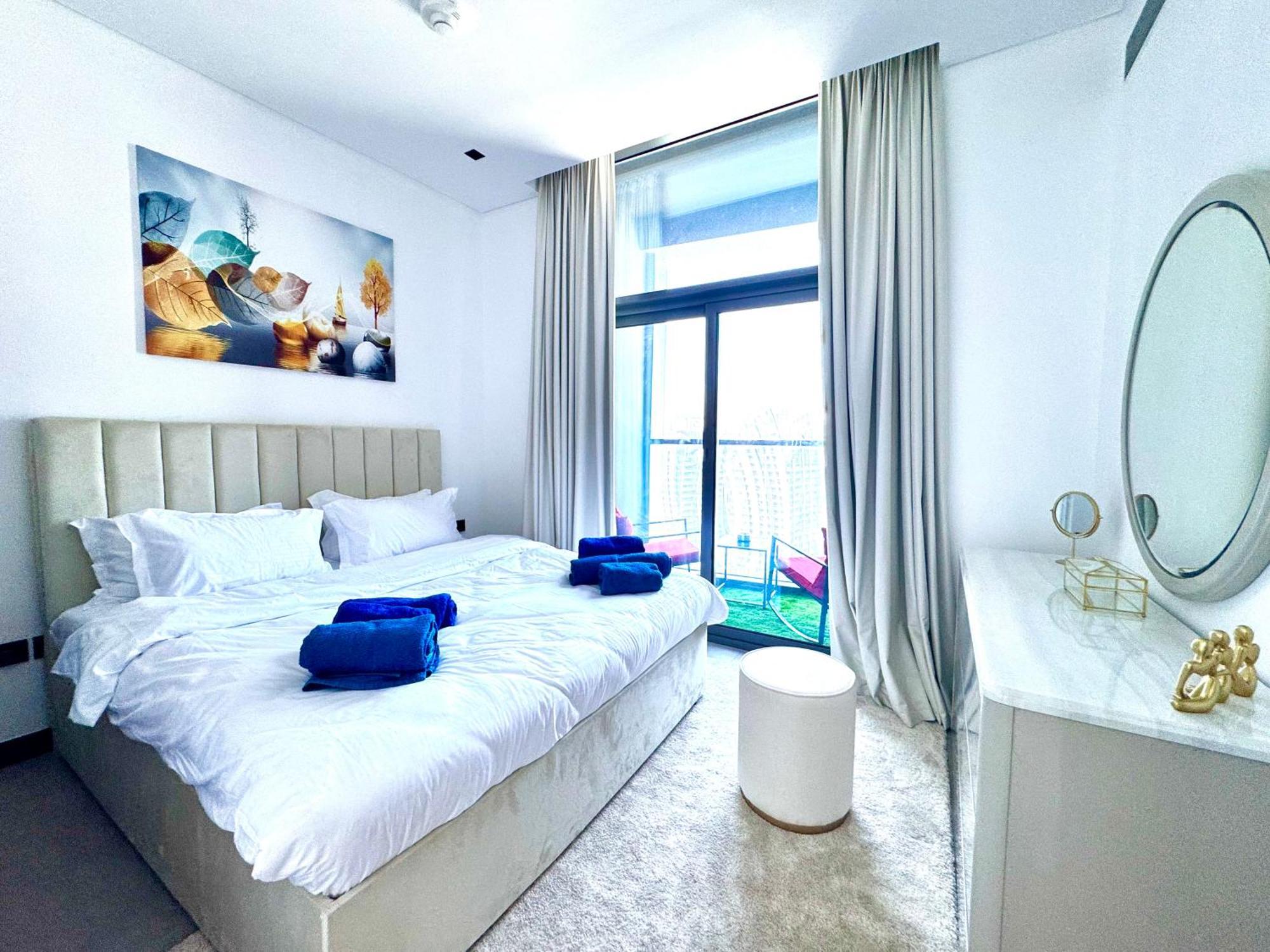 Luxury With Burj Khalifa View, Balcony Netflix Wehome Premium Apartment *