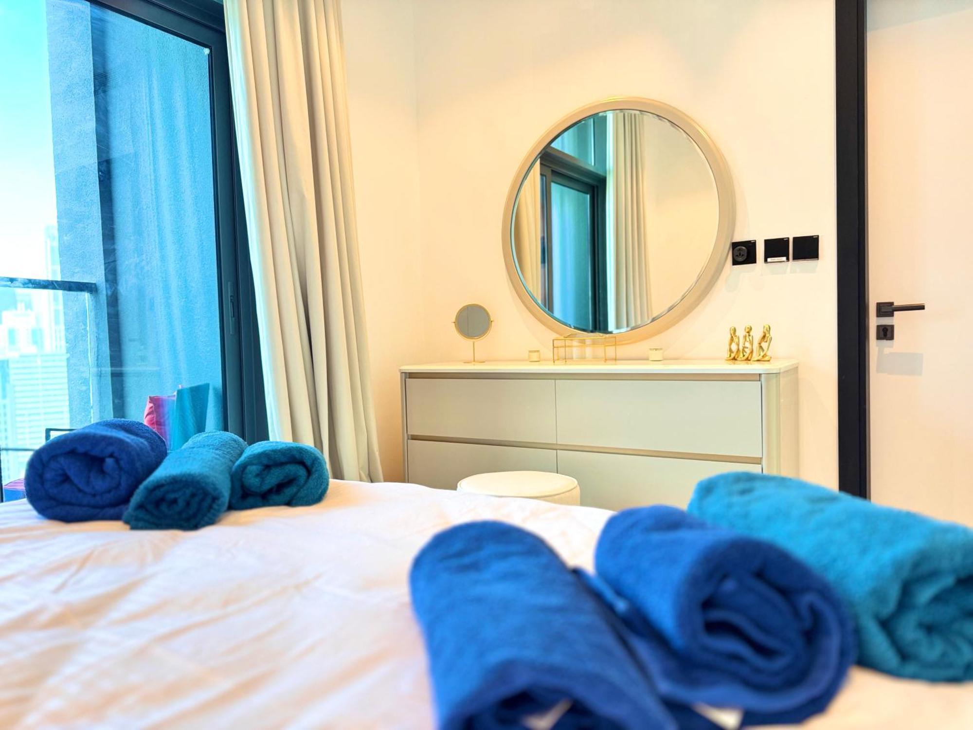 Luxury With Burj Khalifa View, Balcony Netflix Wehome Premium *
