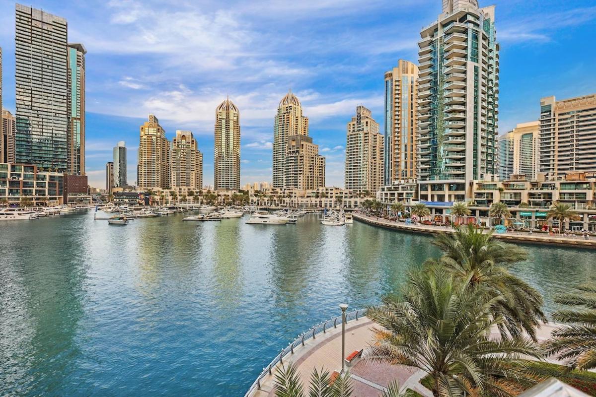 First Class 1br Inviting Marina Views Dubai