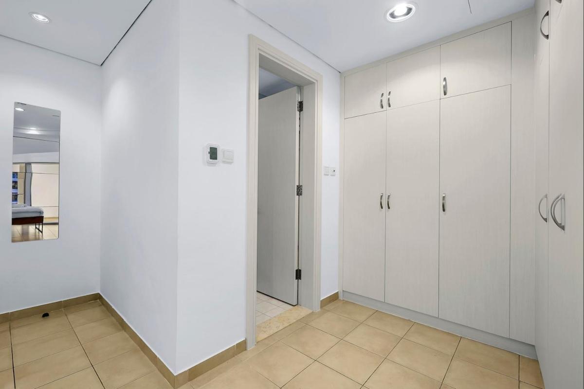 First Class 1br Inviting Marina Views Apartment Dubai